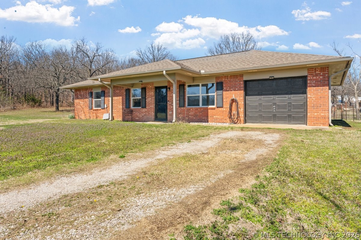 20283 W Hickory Drive Property Photo 1