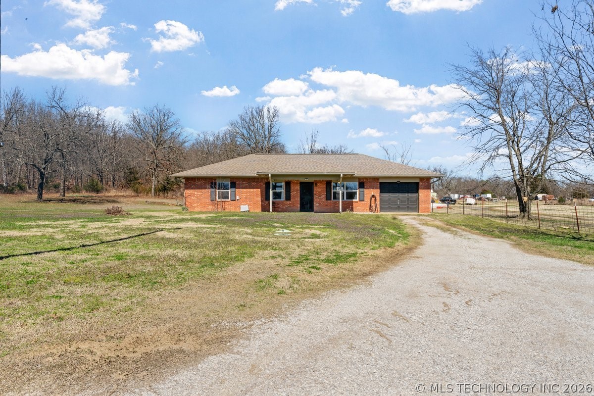 20283 W Hickory Drive Property Photo 2