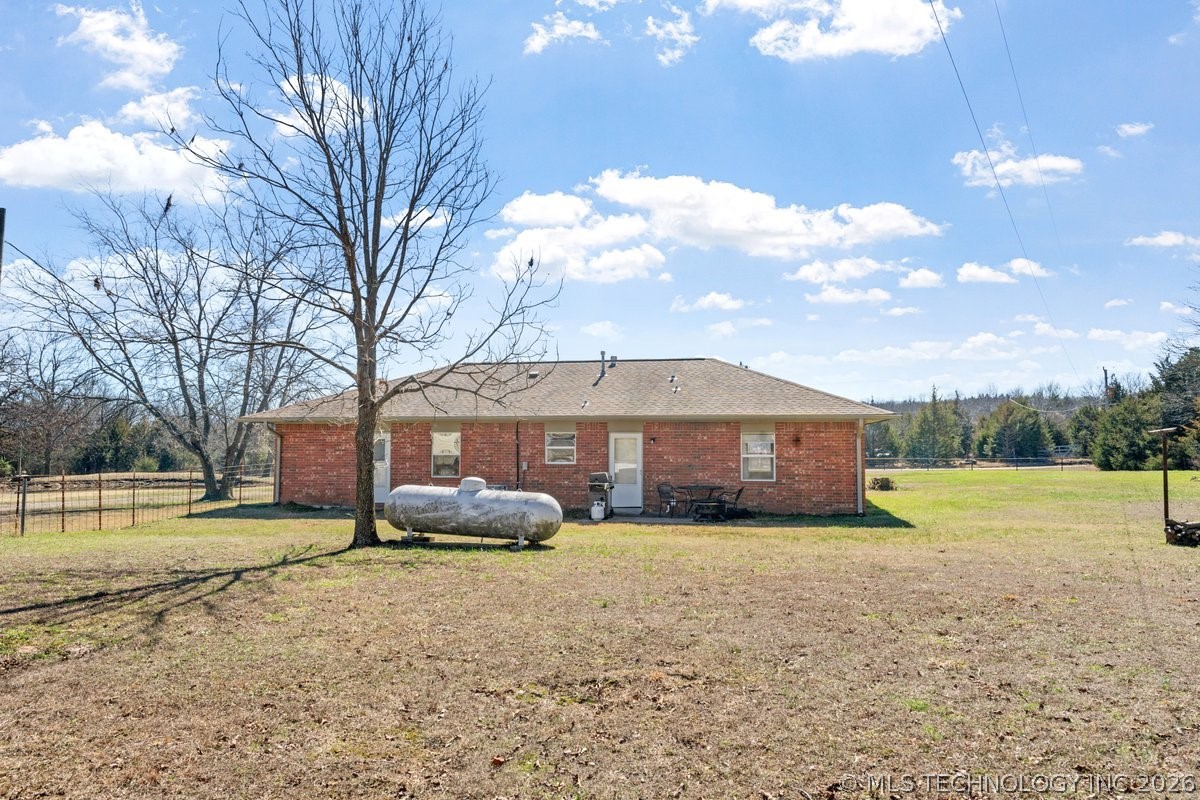 20283 W Hickory Drive Property Photo 3