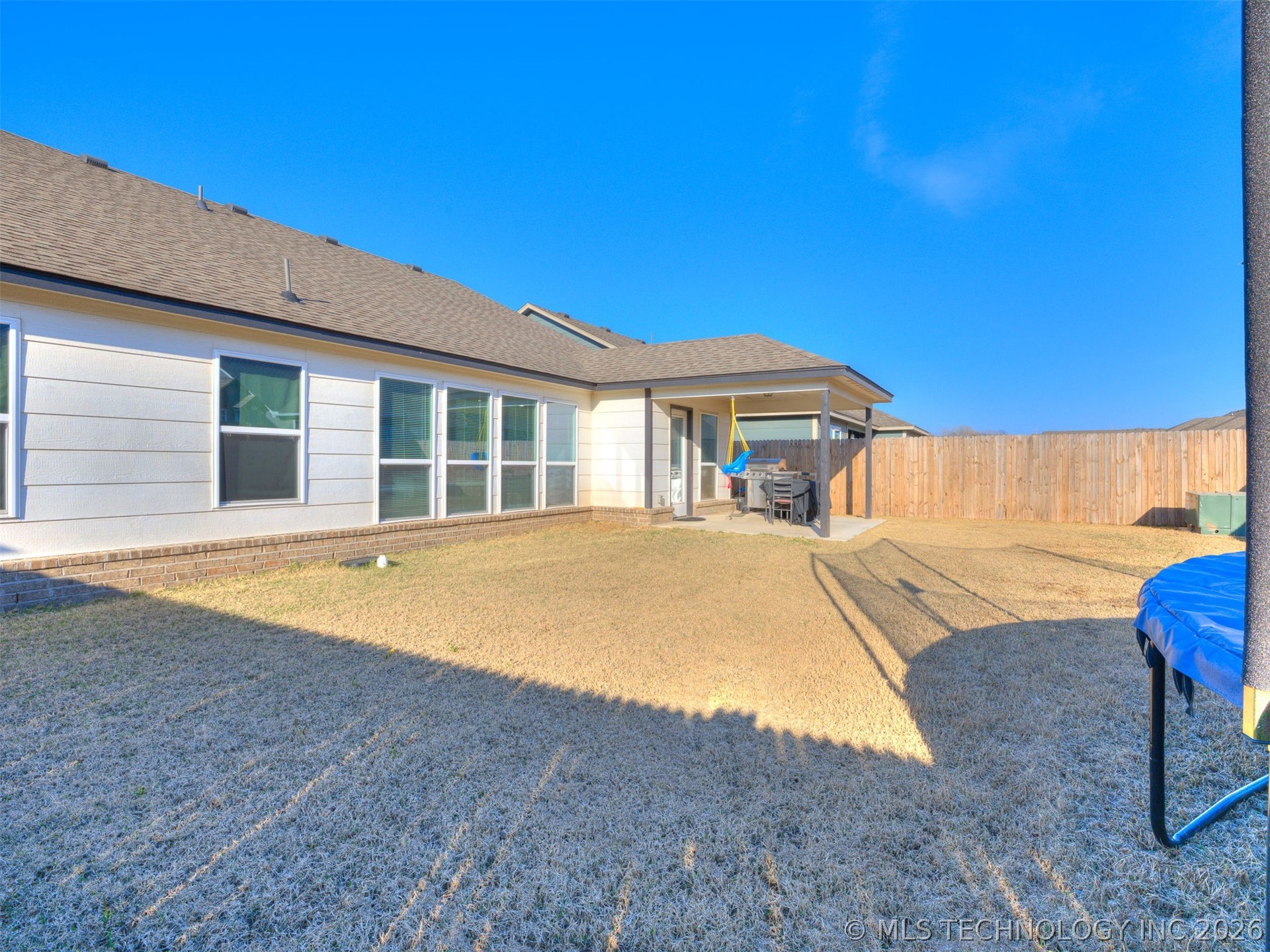 1917 E Van Buren Street Property Photo 19
