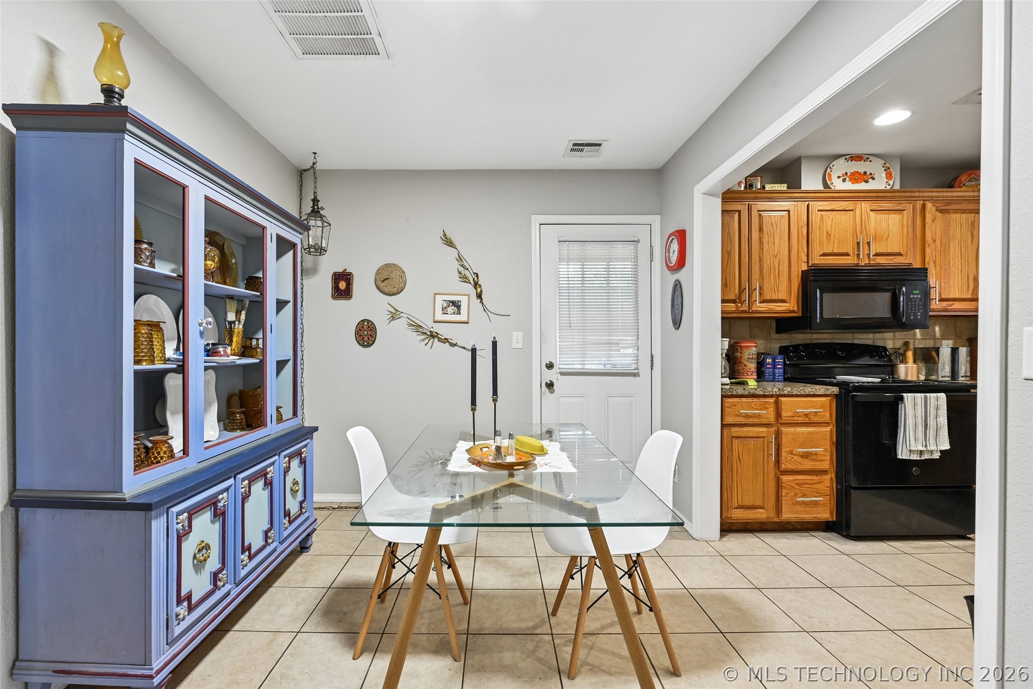 3418 W Skelly Drive Property Photo 14