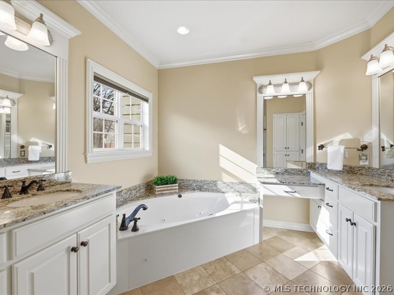 11561 S 68th East Avenue Property Photo 23