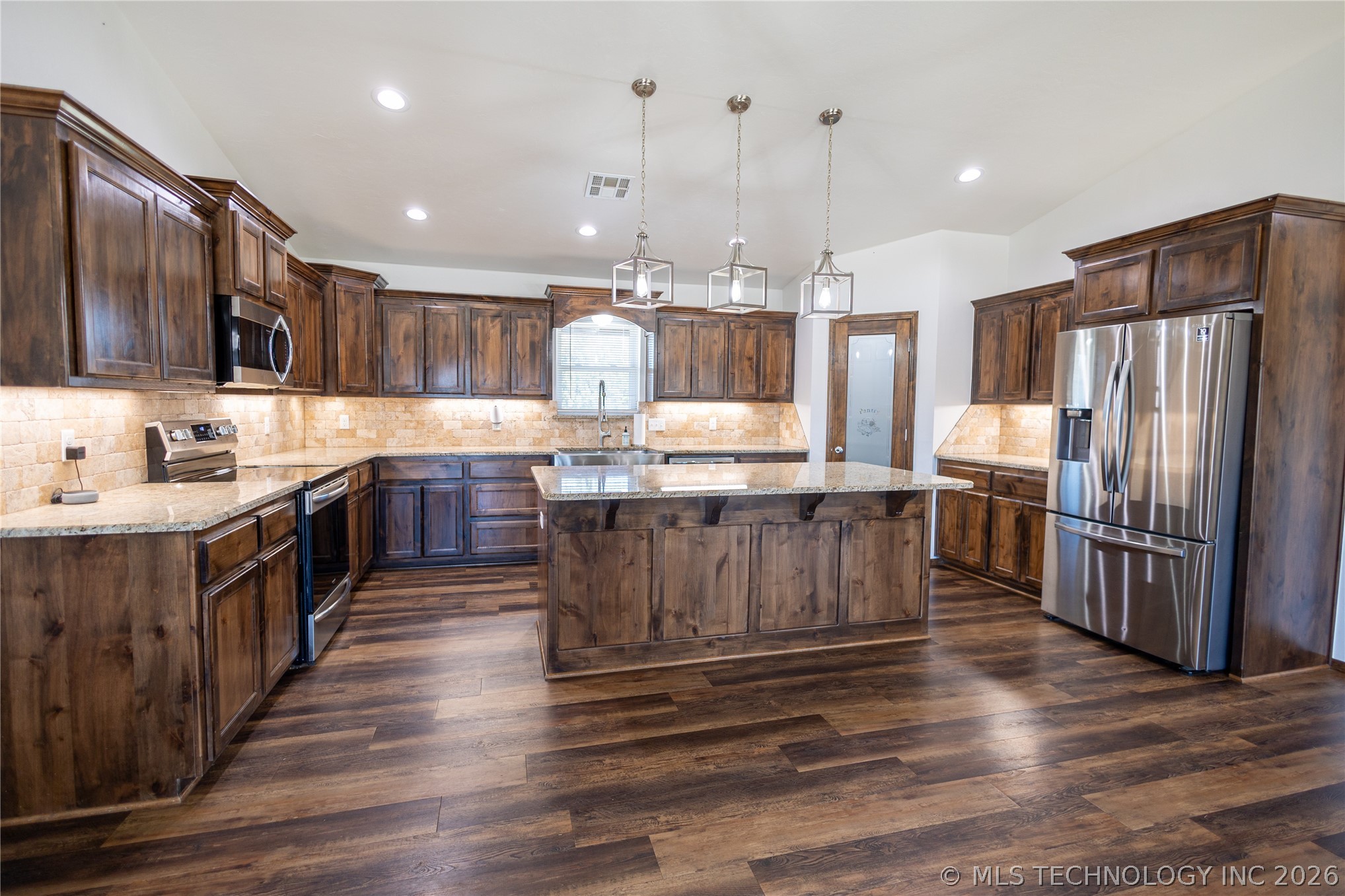 4555 Mayes Property Photo 6