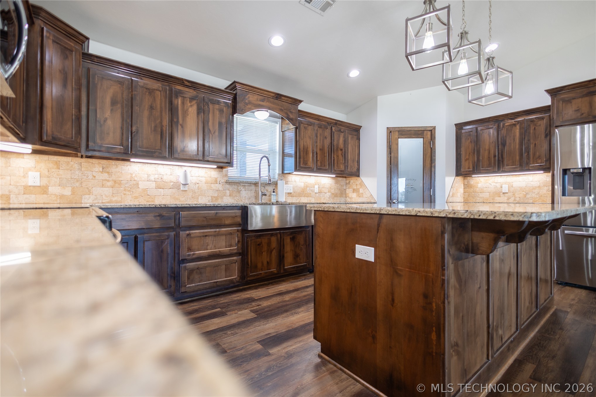 4555 Mayes Property Photo 8