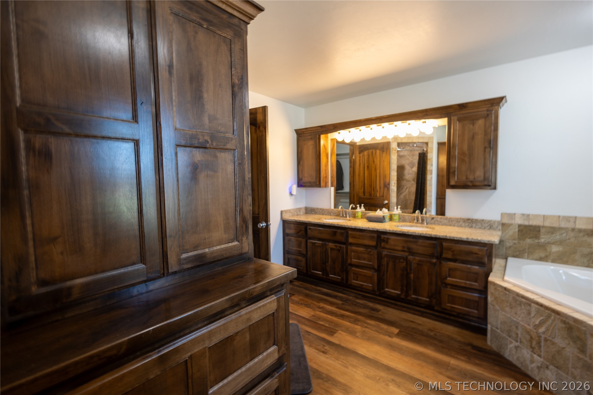 4555 Mayes Property Photo 16