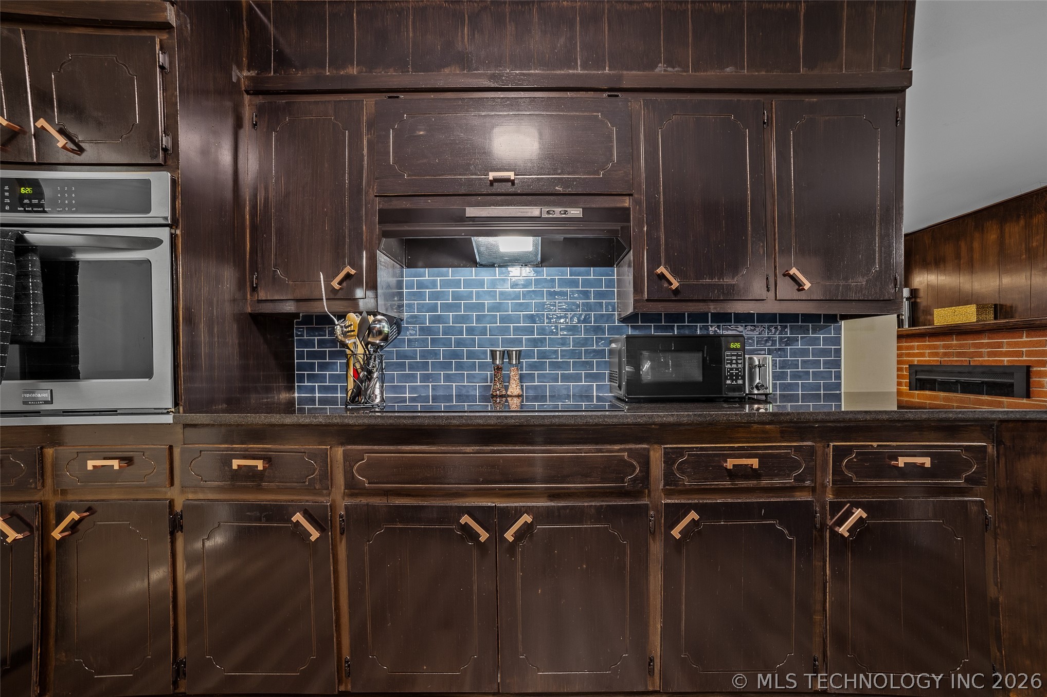 6023 S Irvington Avenue Property Photo 13