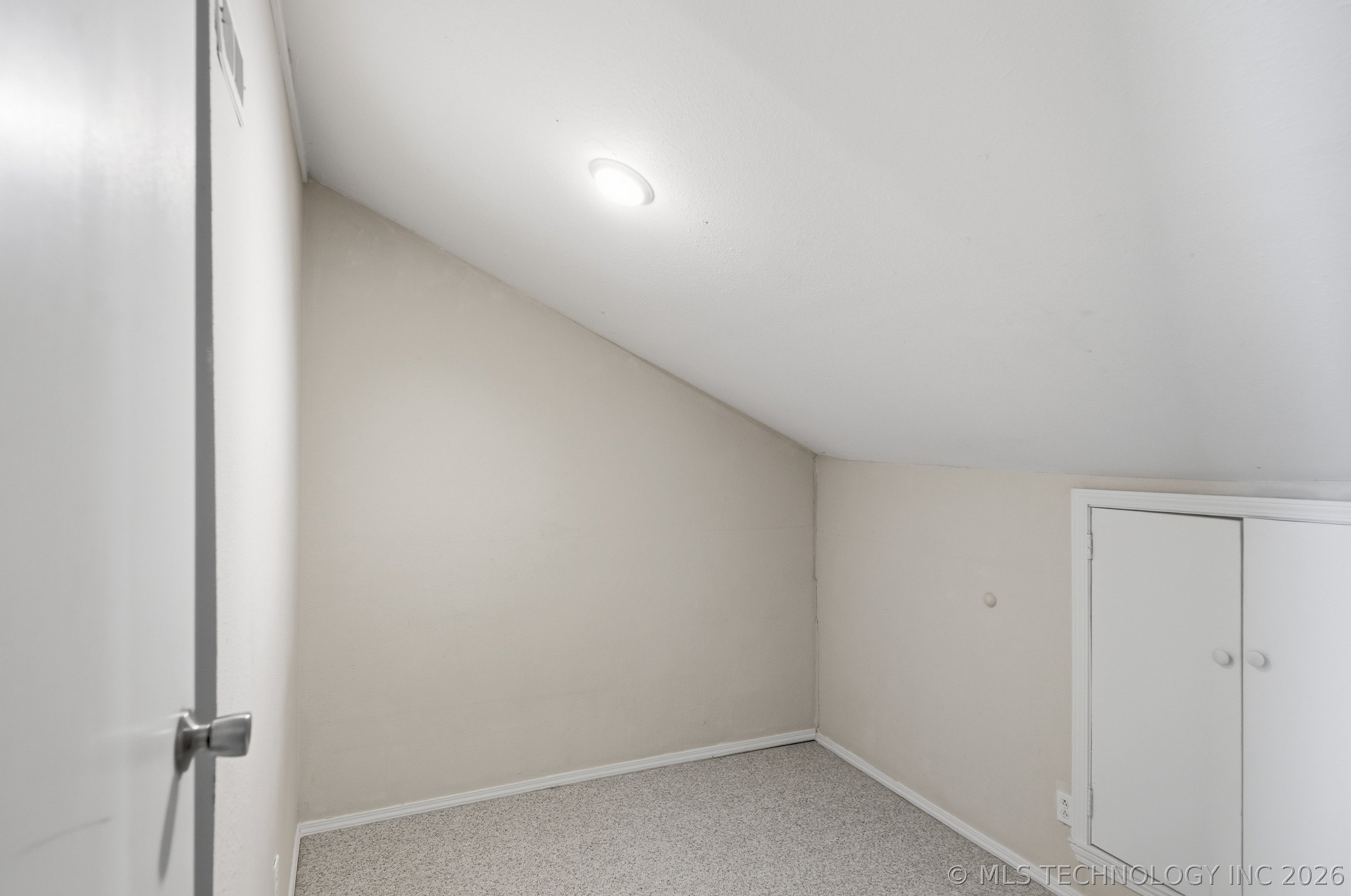 549 N Elm Street D Property Photo 9