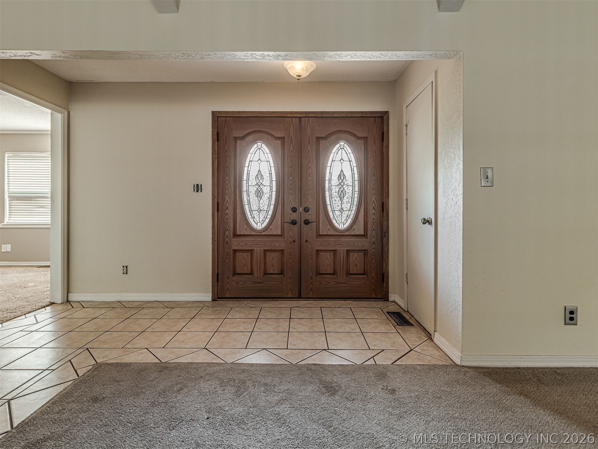 1012 N Forest Place Property Photo 6