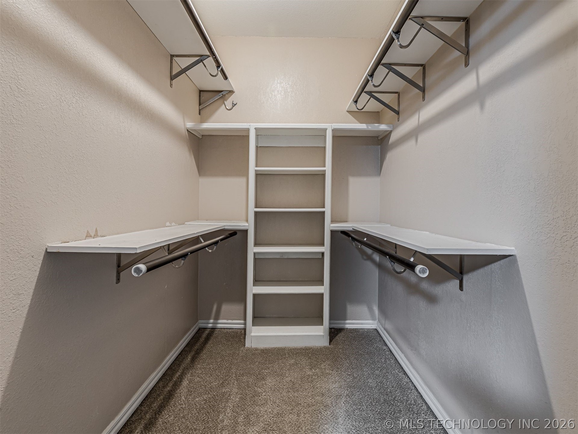 1012 N Forest Place Property Photo 31