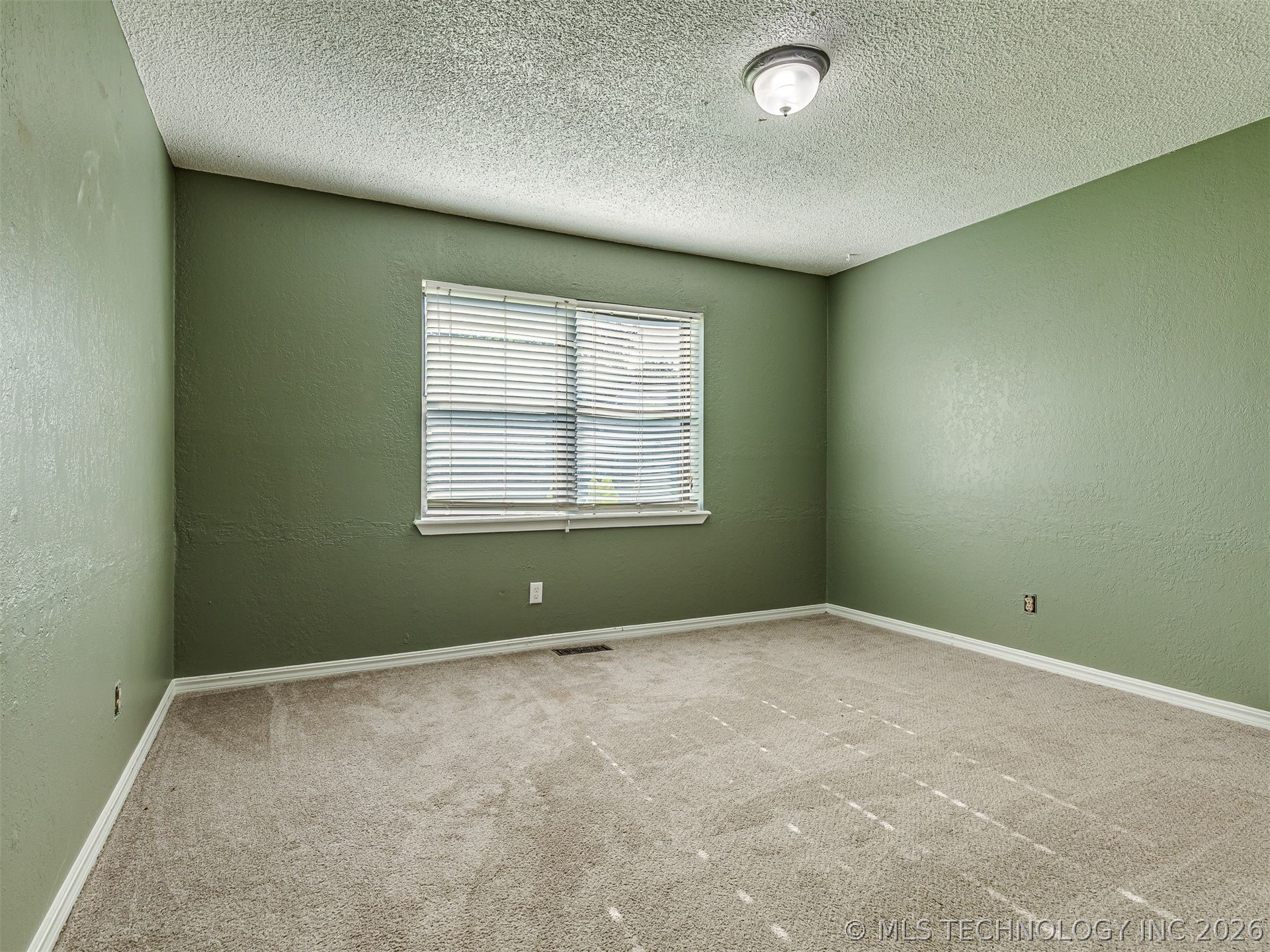 1012 N Forest Place Property Photo 37