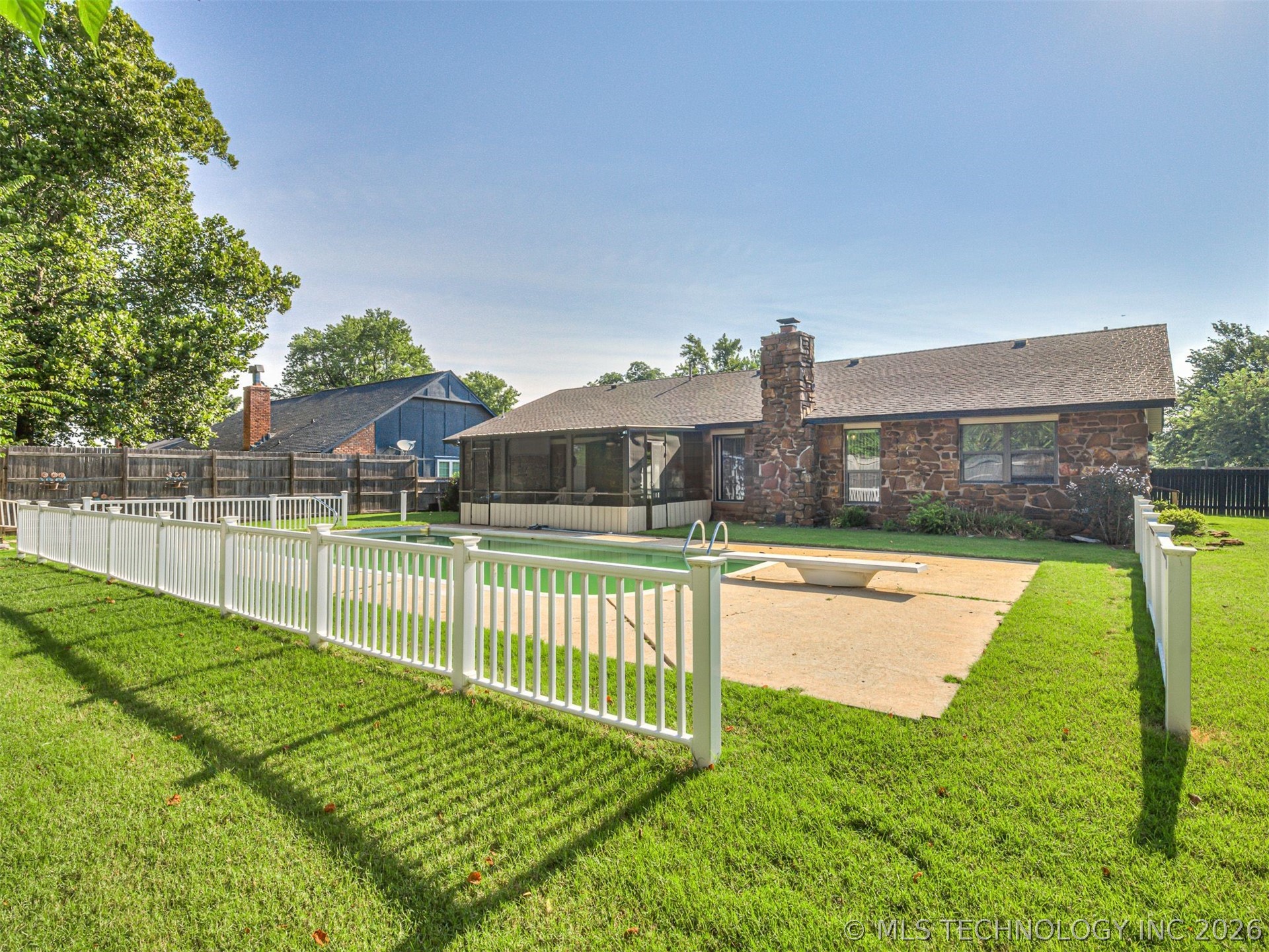 1012 N Forest Place Property Photo 45