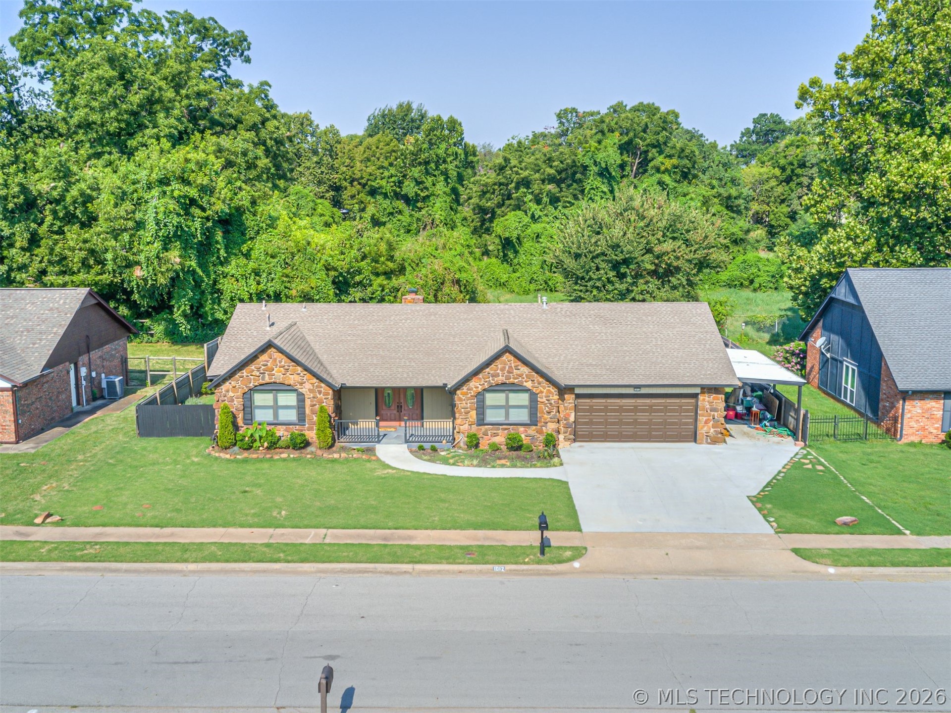 1012 N Forest Place Property Photo 48