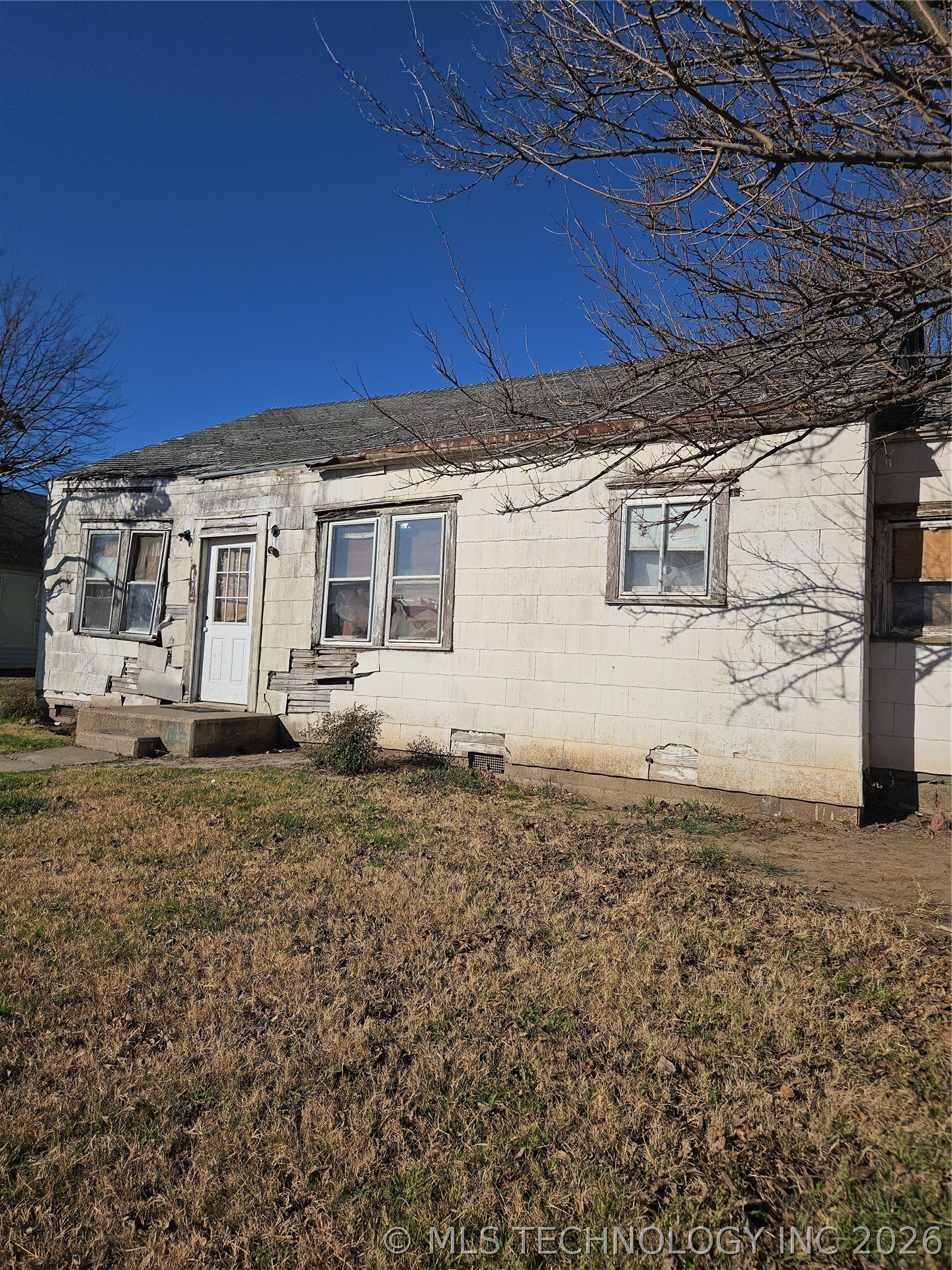 612 E 2nd Street Property Photo 1