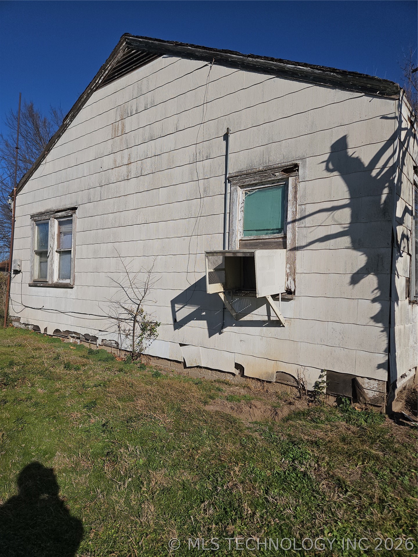 612 E 2nd Street Property Photo 10