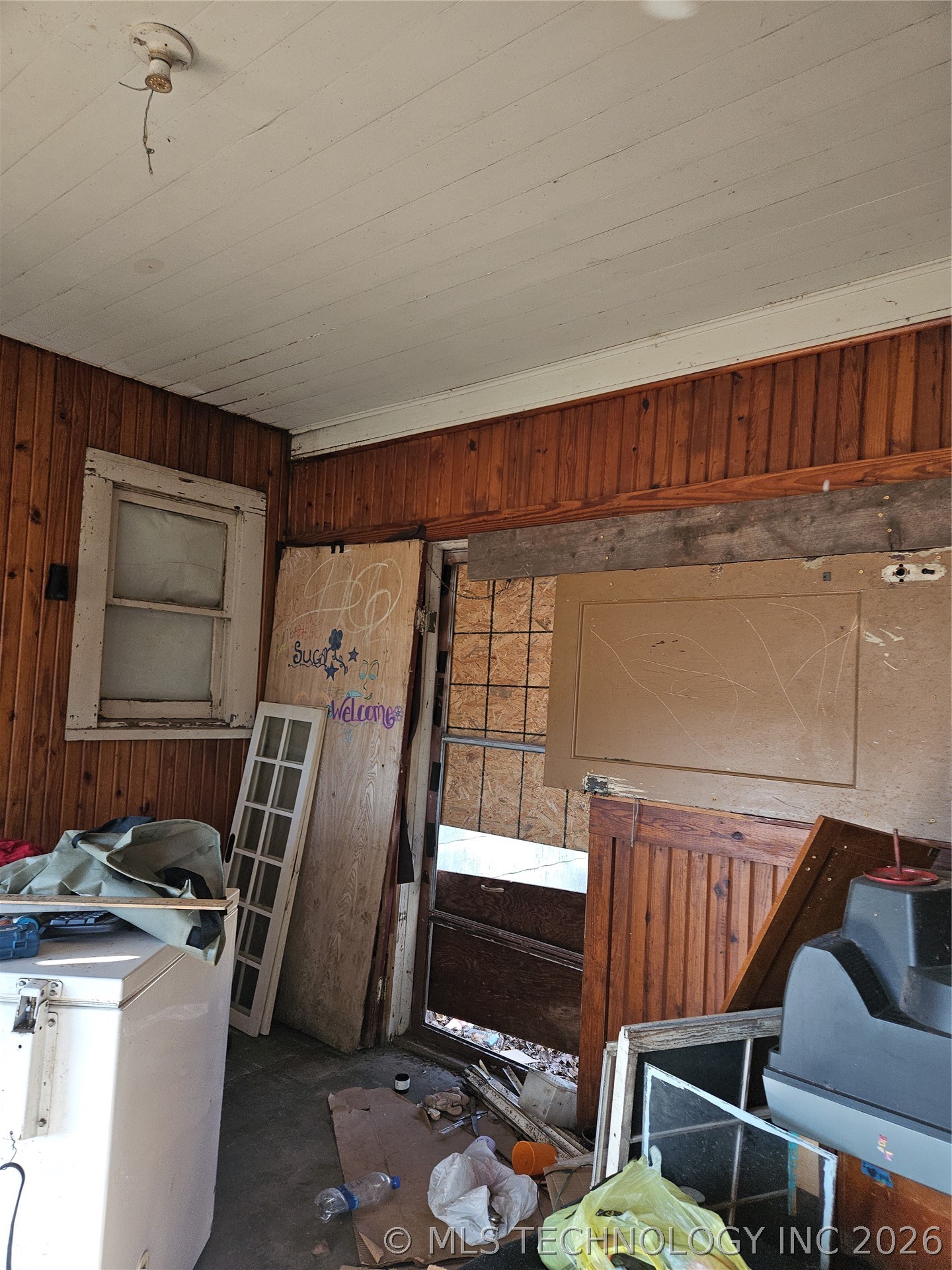 612 E 2nd Street Property Photo 21