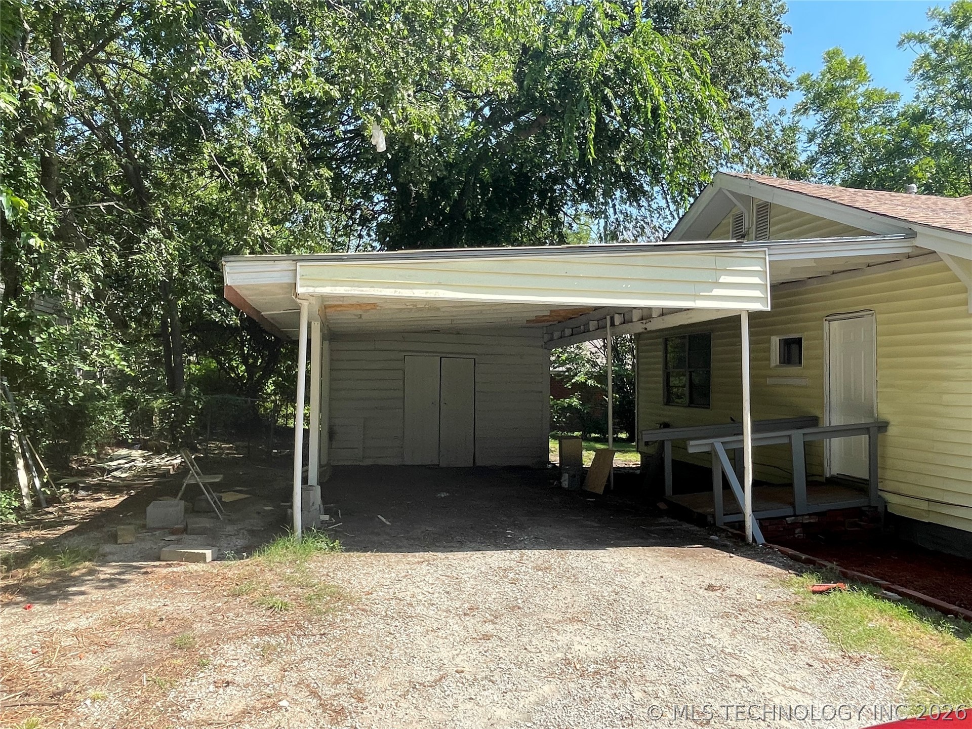 500 W 16 Street Property Photo 4