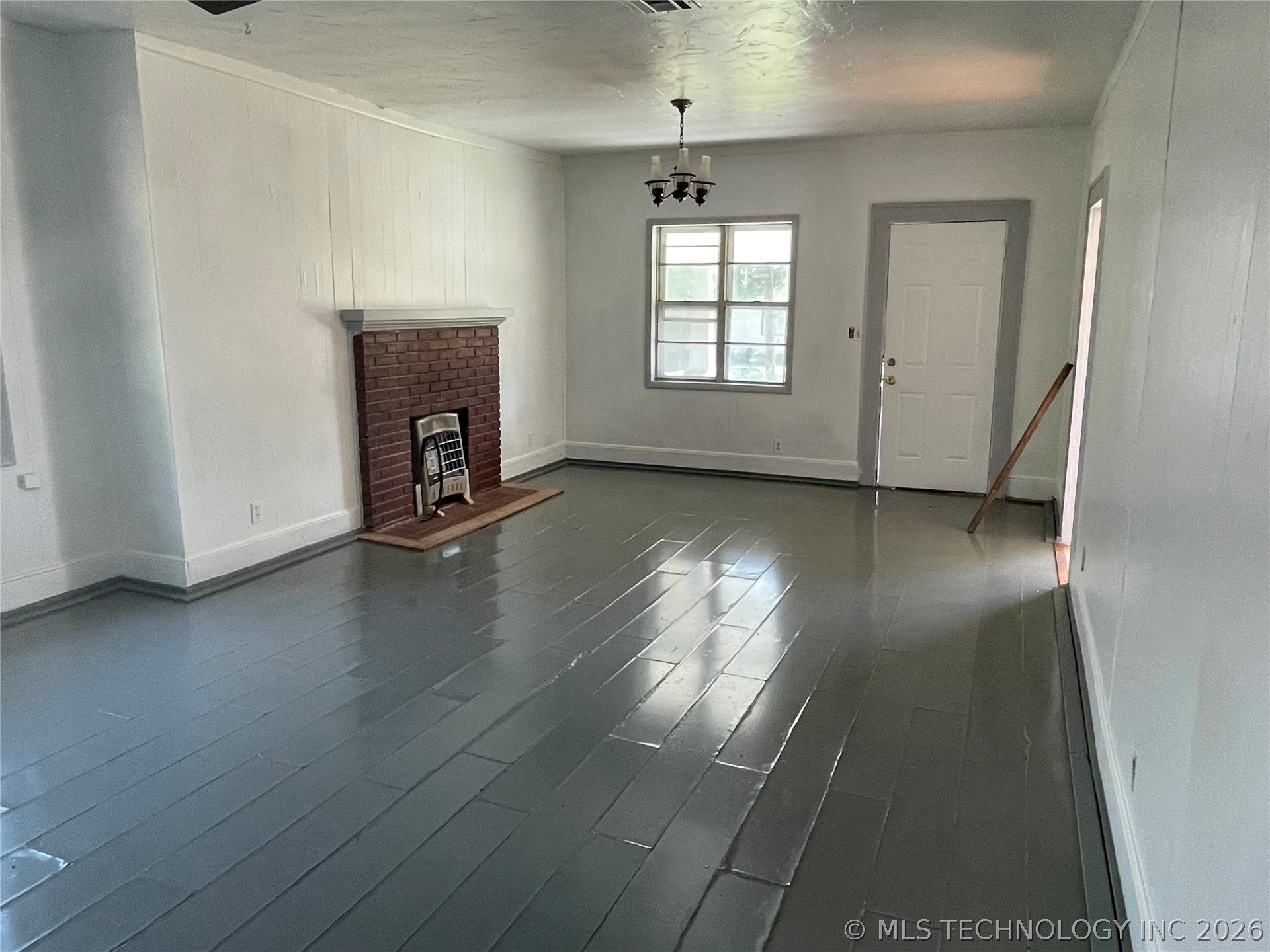 500 W 16 Street Property Photo 5