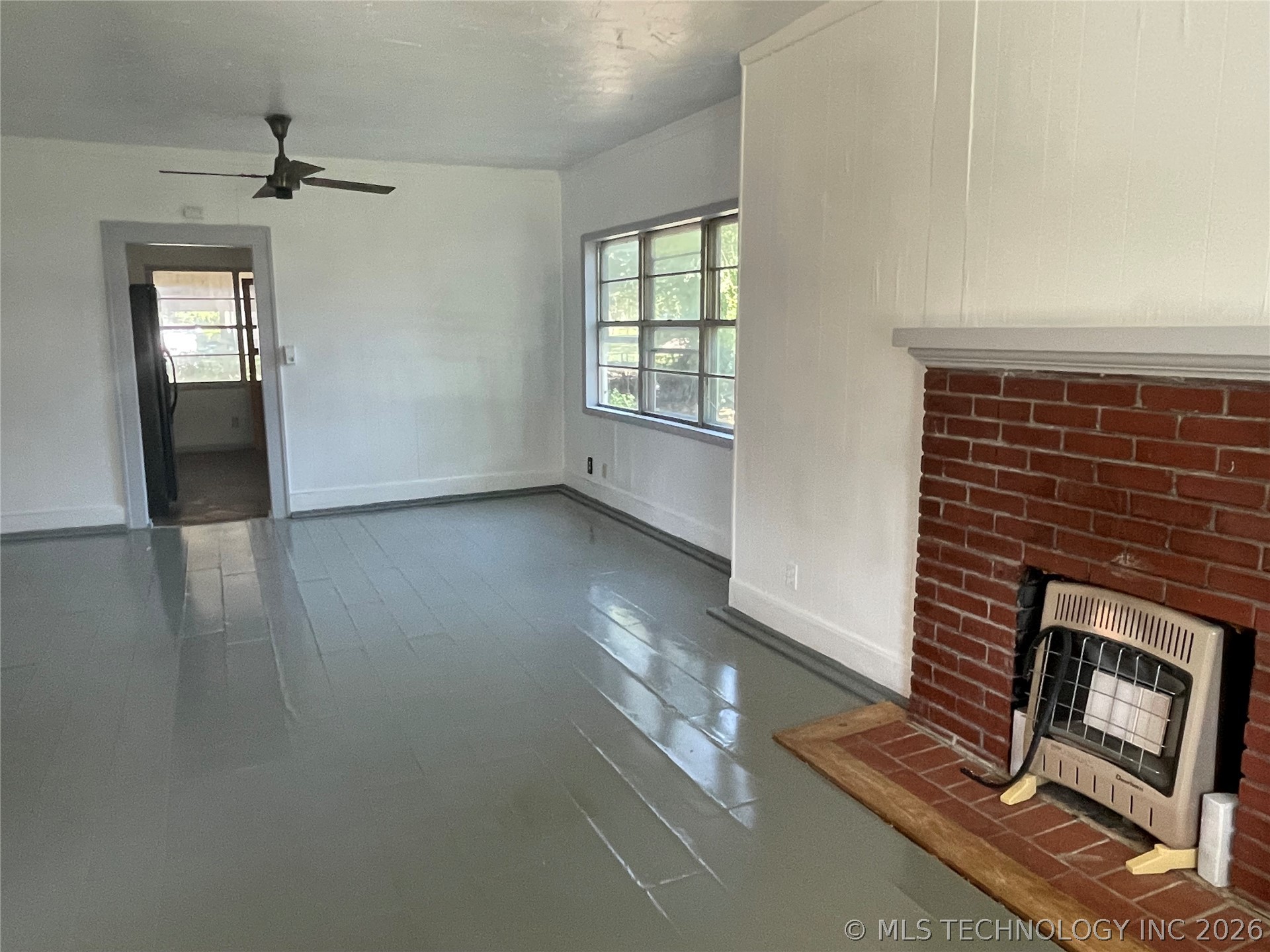 500 W 16 Street Property Photo 6