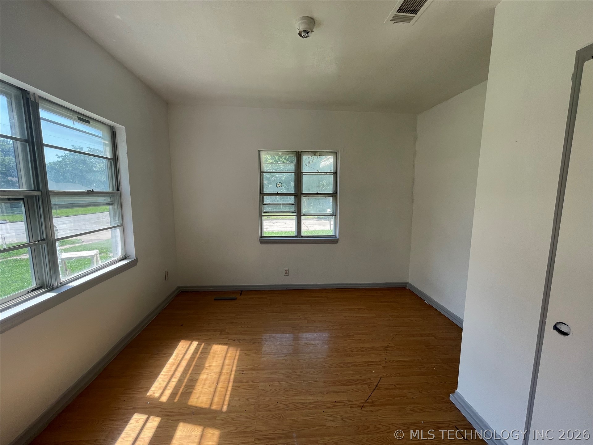 500 W 16 Street Property Photo 7