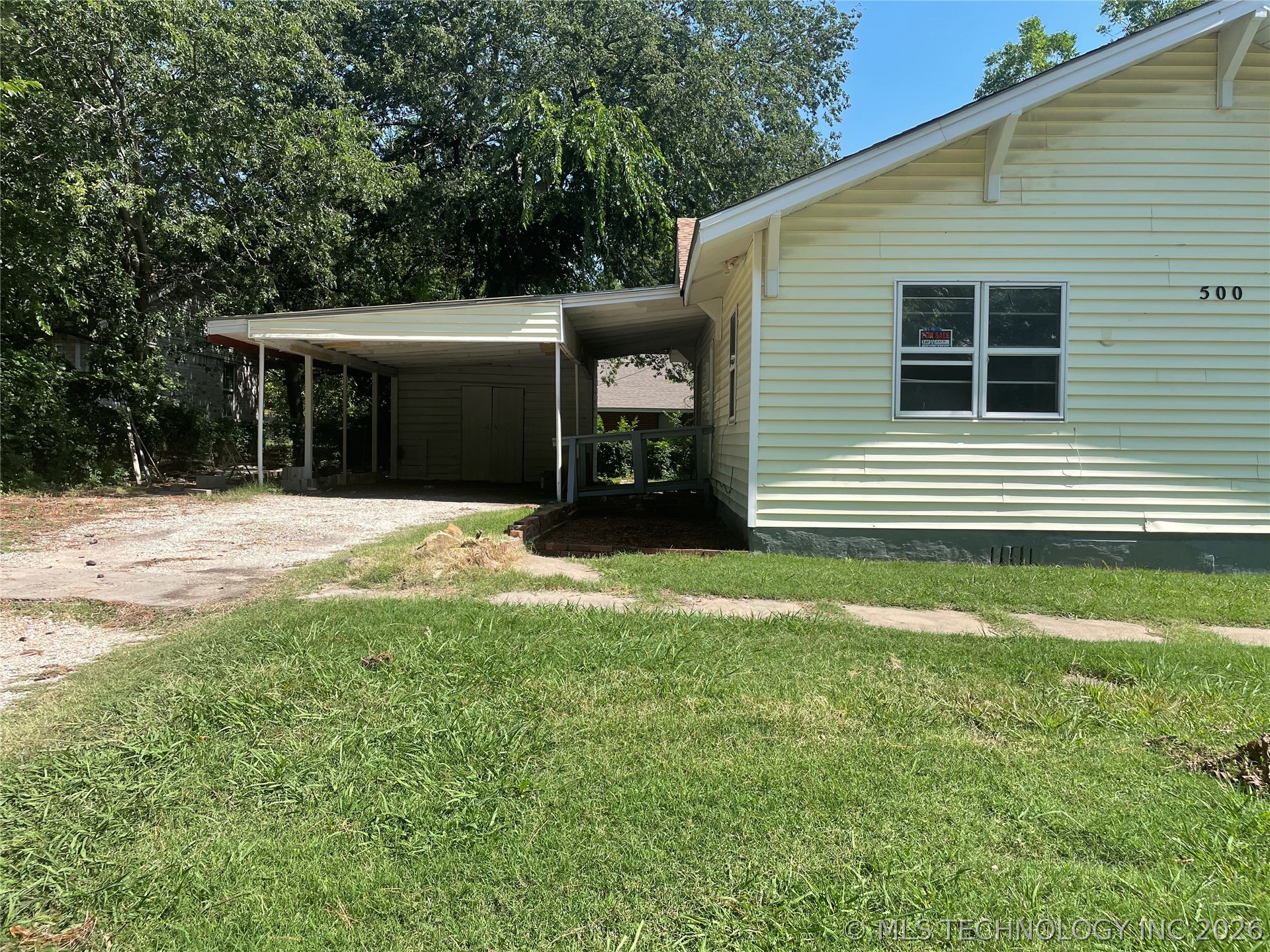 500 W 16 Street Property Photo 15