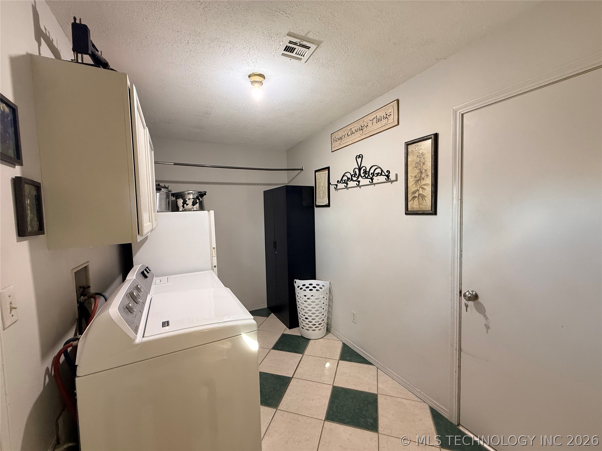 7701 S 94th Street West Property Photo 23