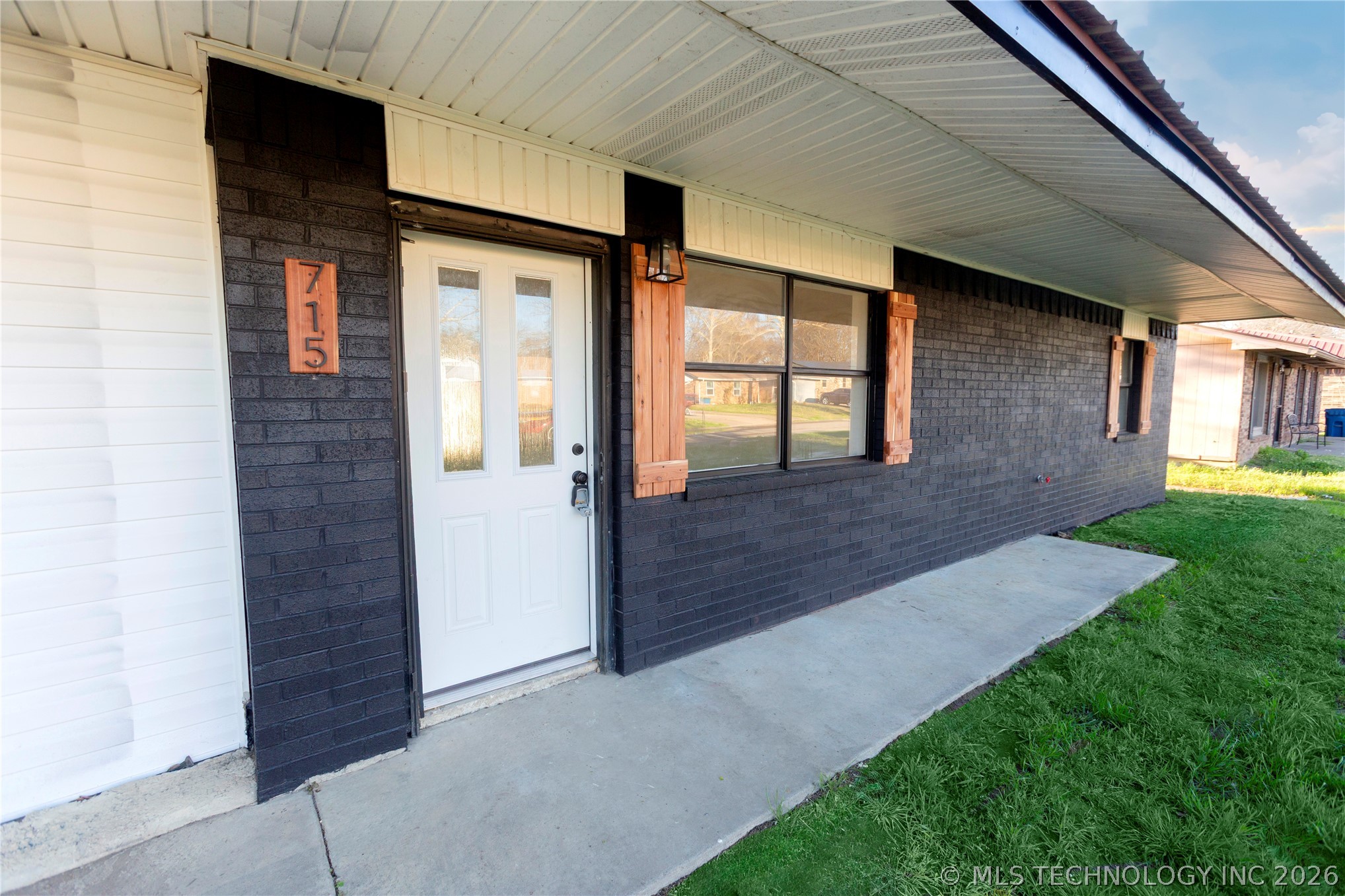 715 Nw Bocci Drive Property Photo 2