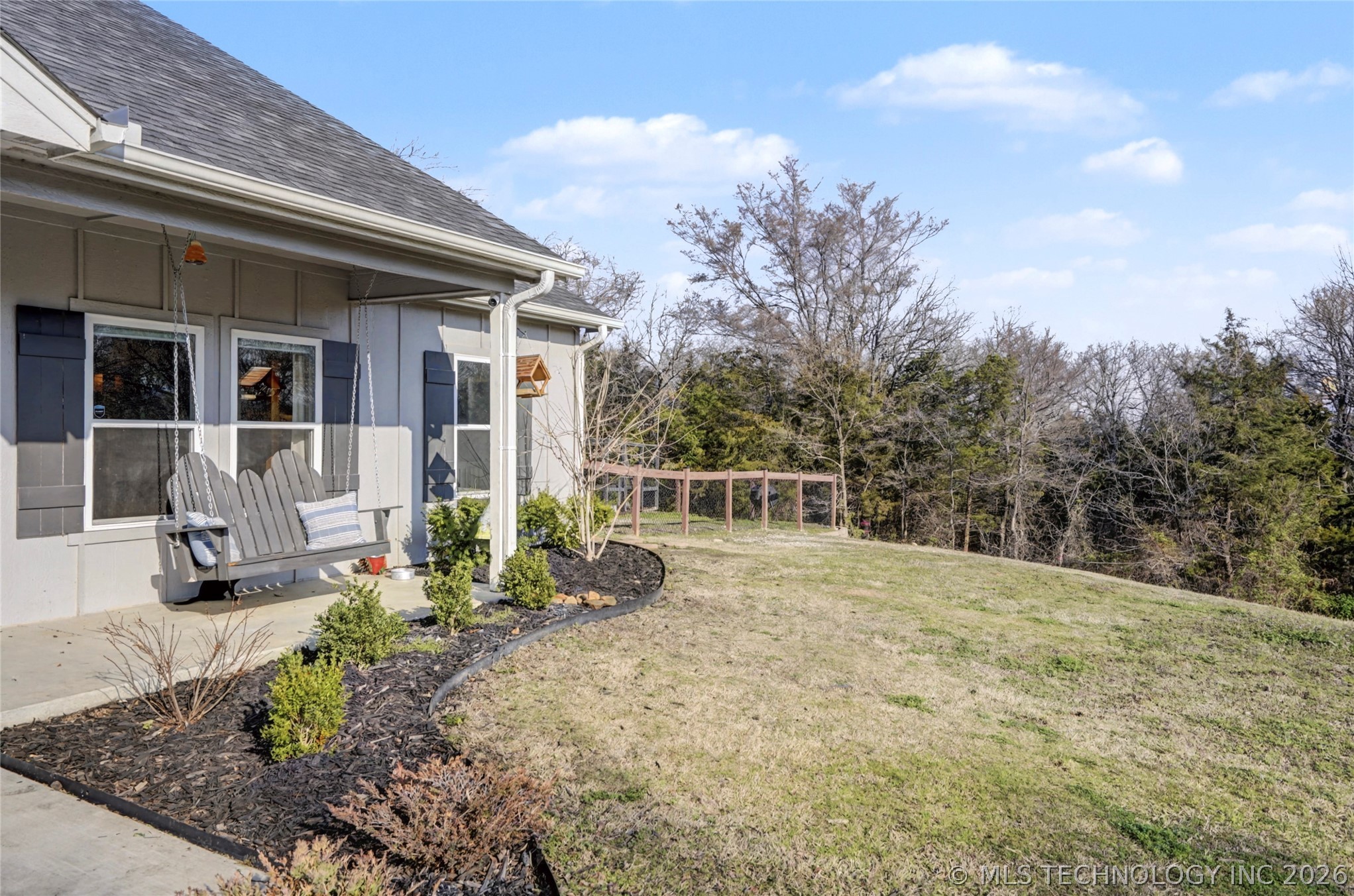5037 W Hilton Road Property Photo 2