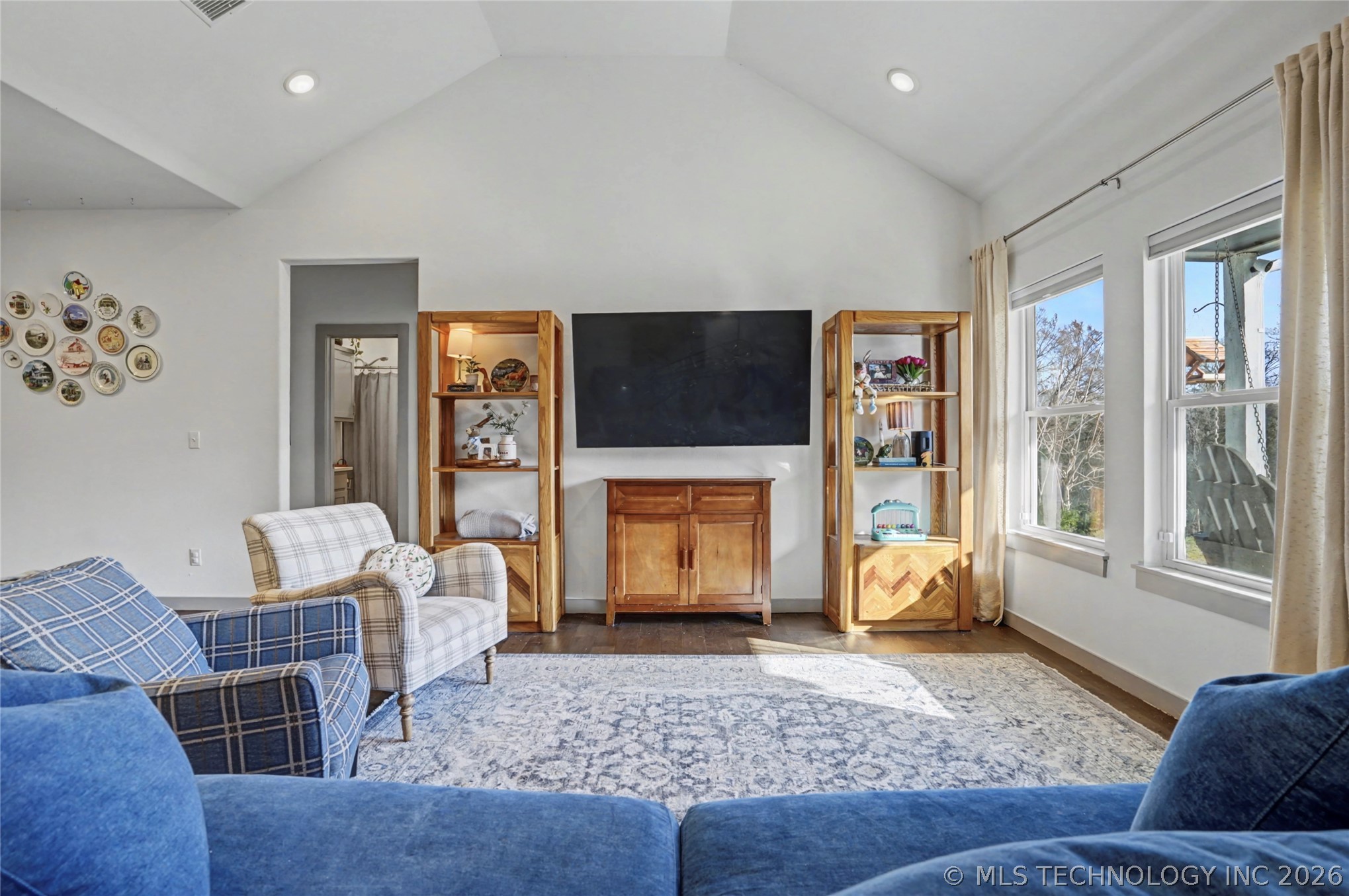 5037 W Hilton Road Property Photo 6