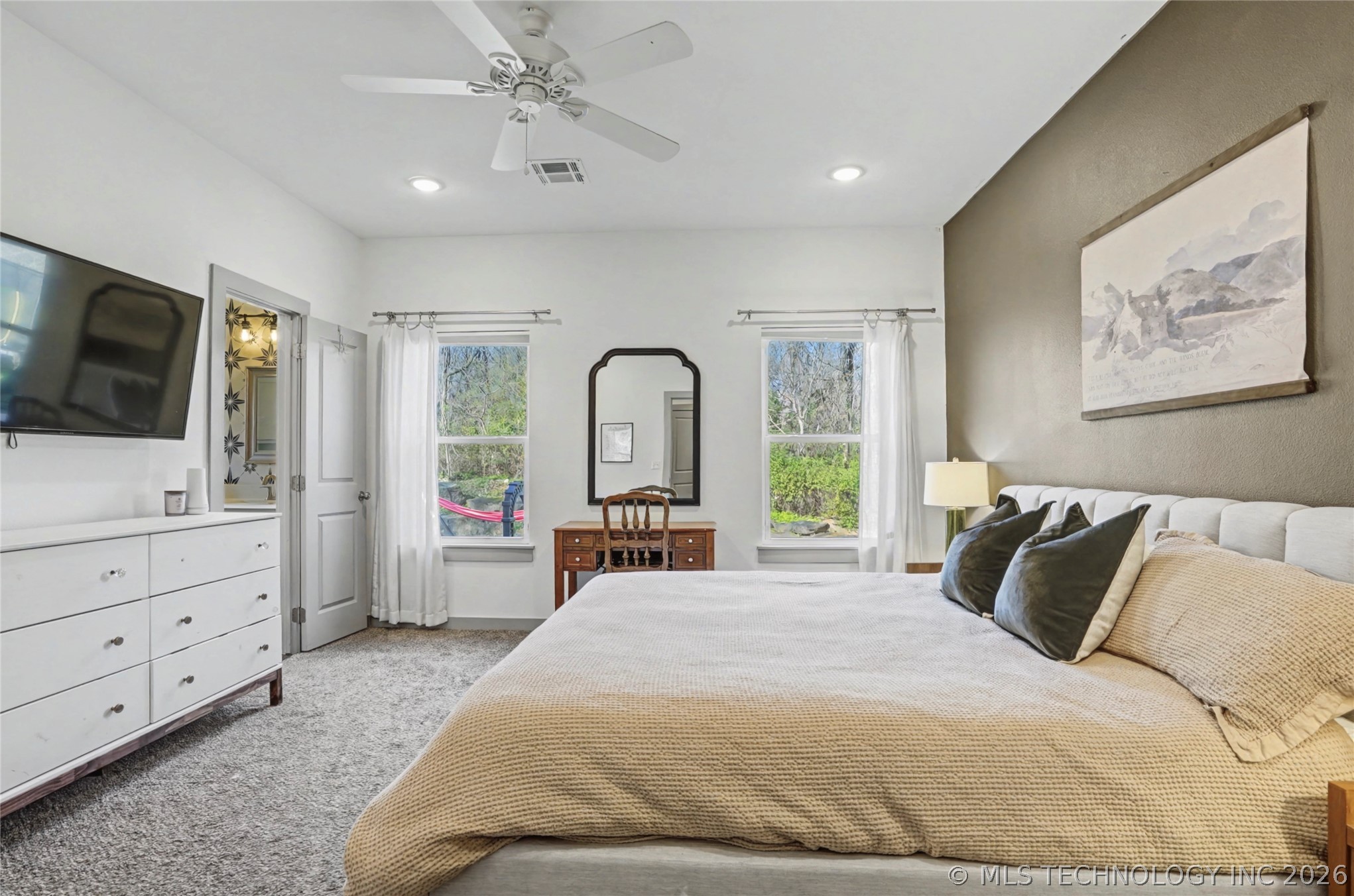 5037 W Hilton Road Property Photo 10
