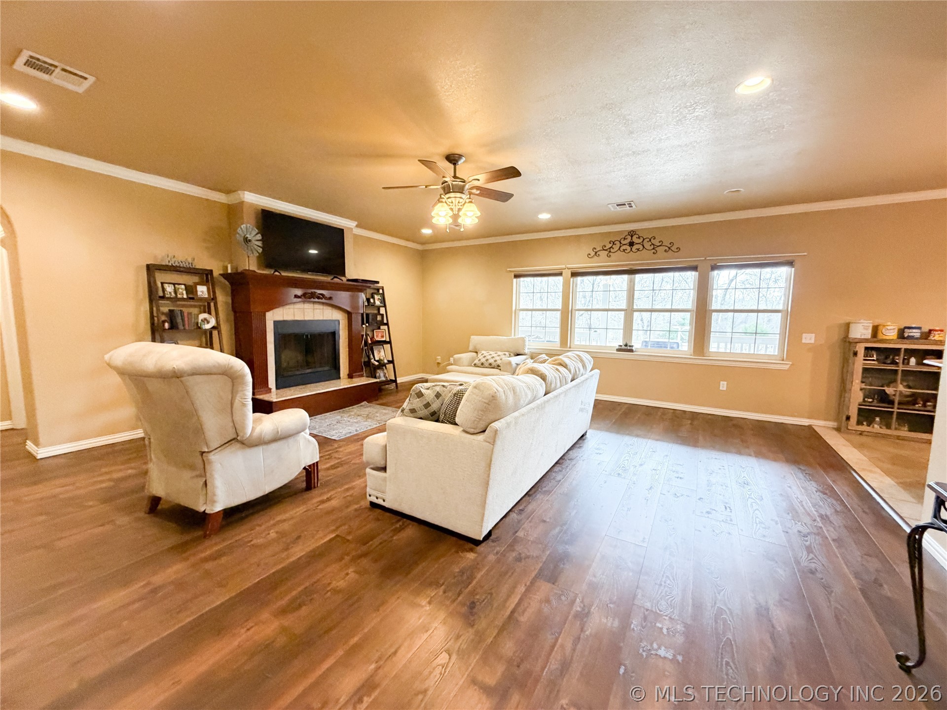 20290 S Welling Road Property Photo 10