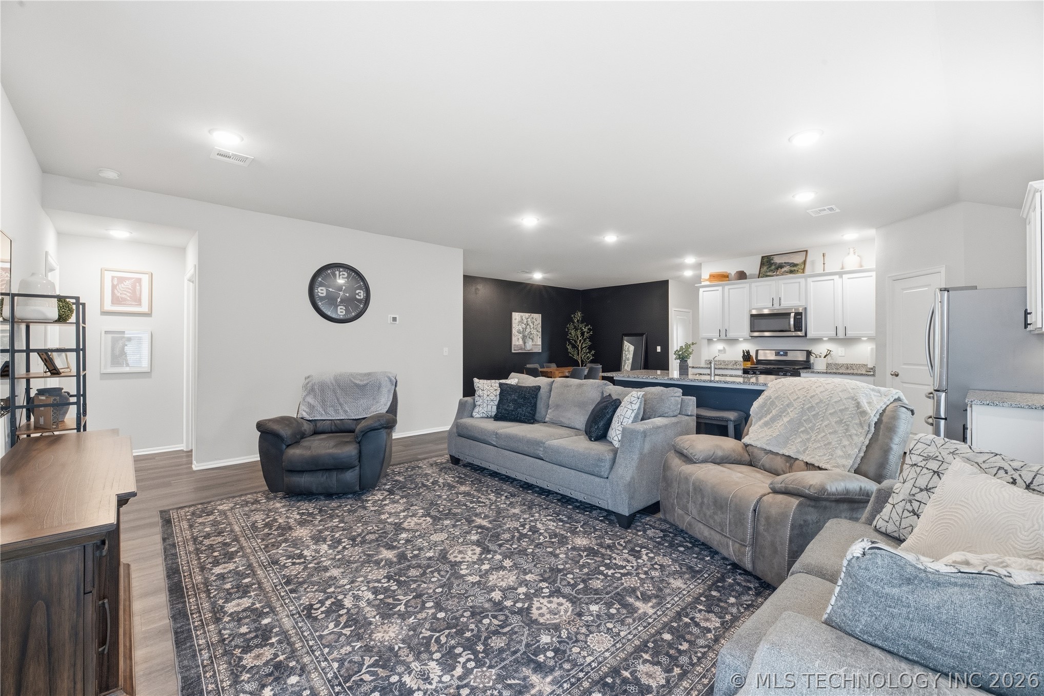 3210 Roman Circle Property Photo 4