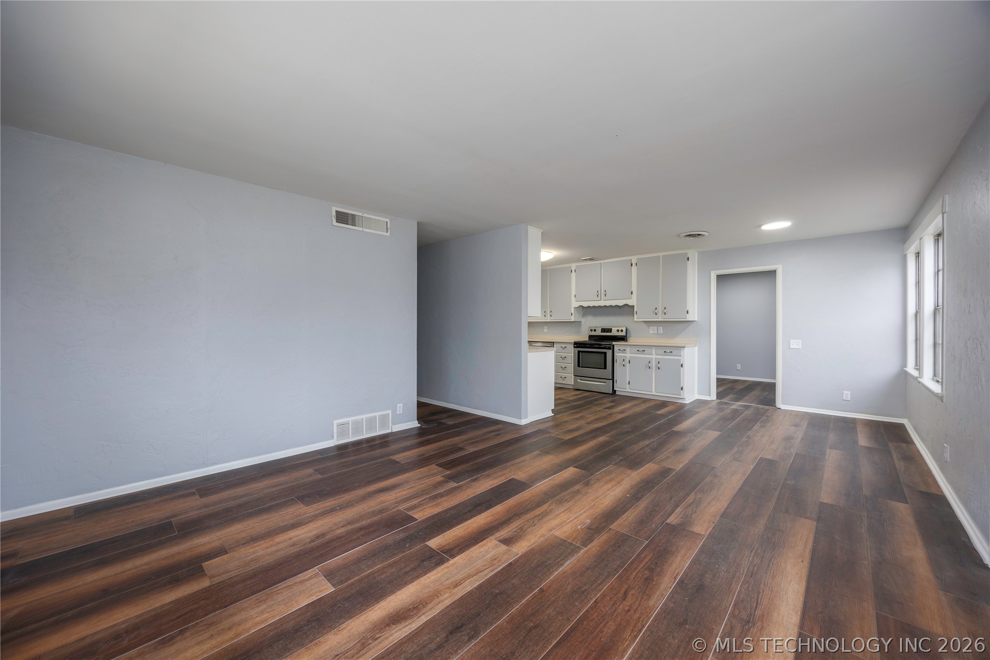 408 Cumberland Drive Property Photo 4