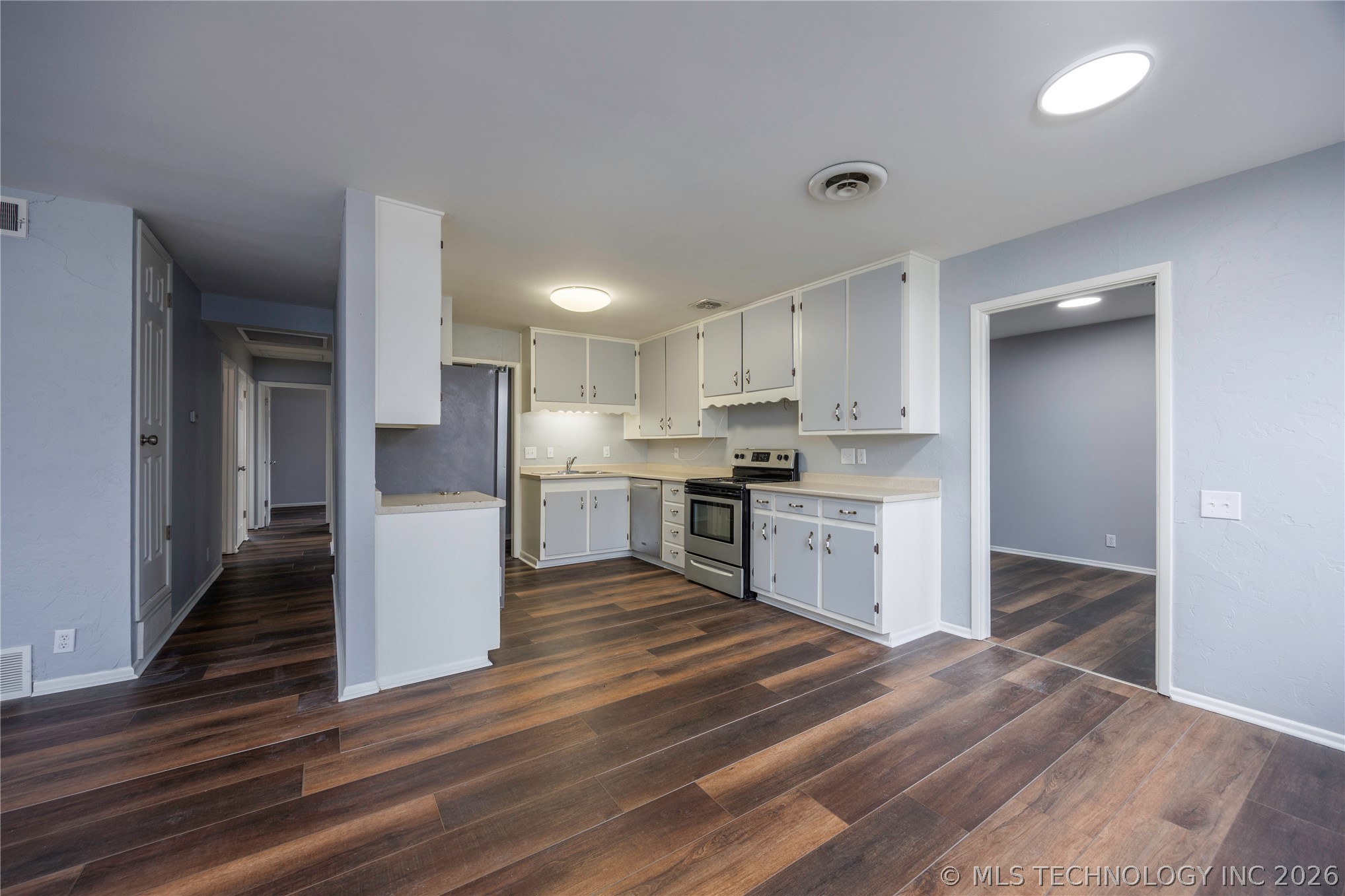 408 Cumberland Drive Property Photo 6