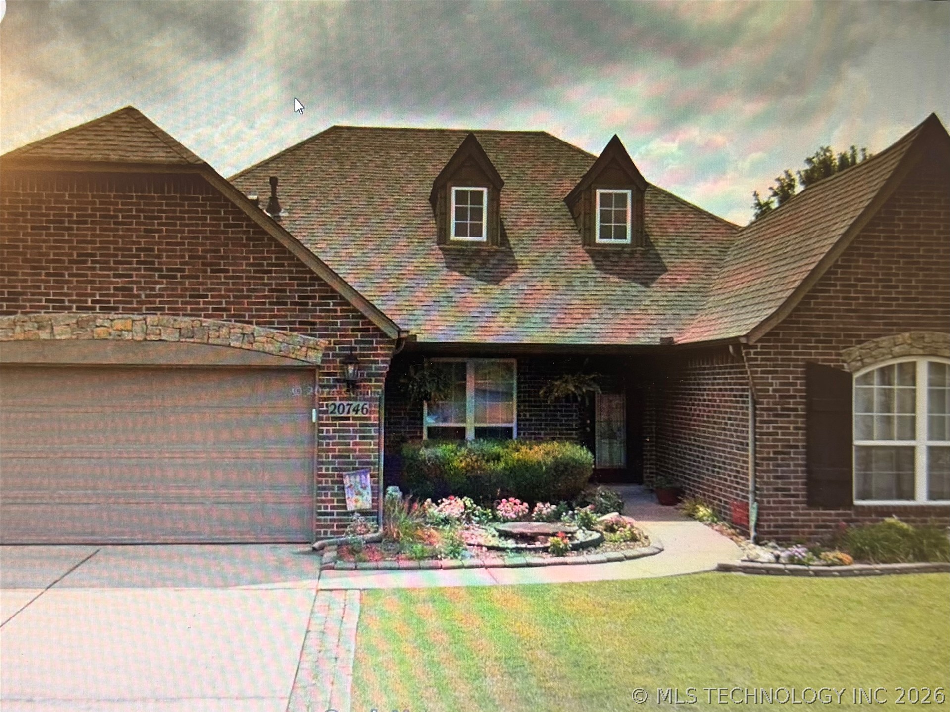 20746 E 48th Street S Property Photo 1