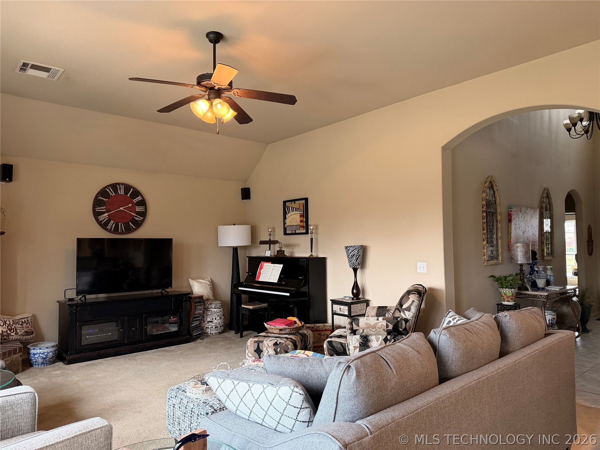 20746 E 48th Street S Property Photo 9