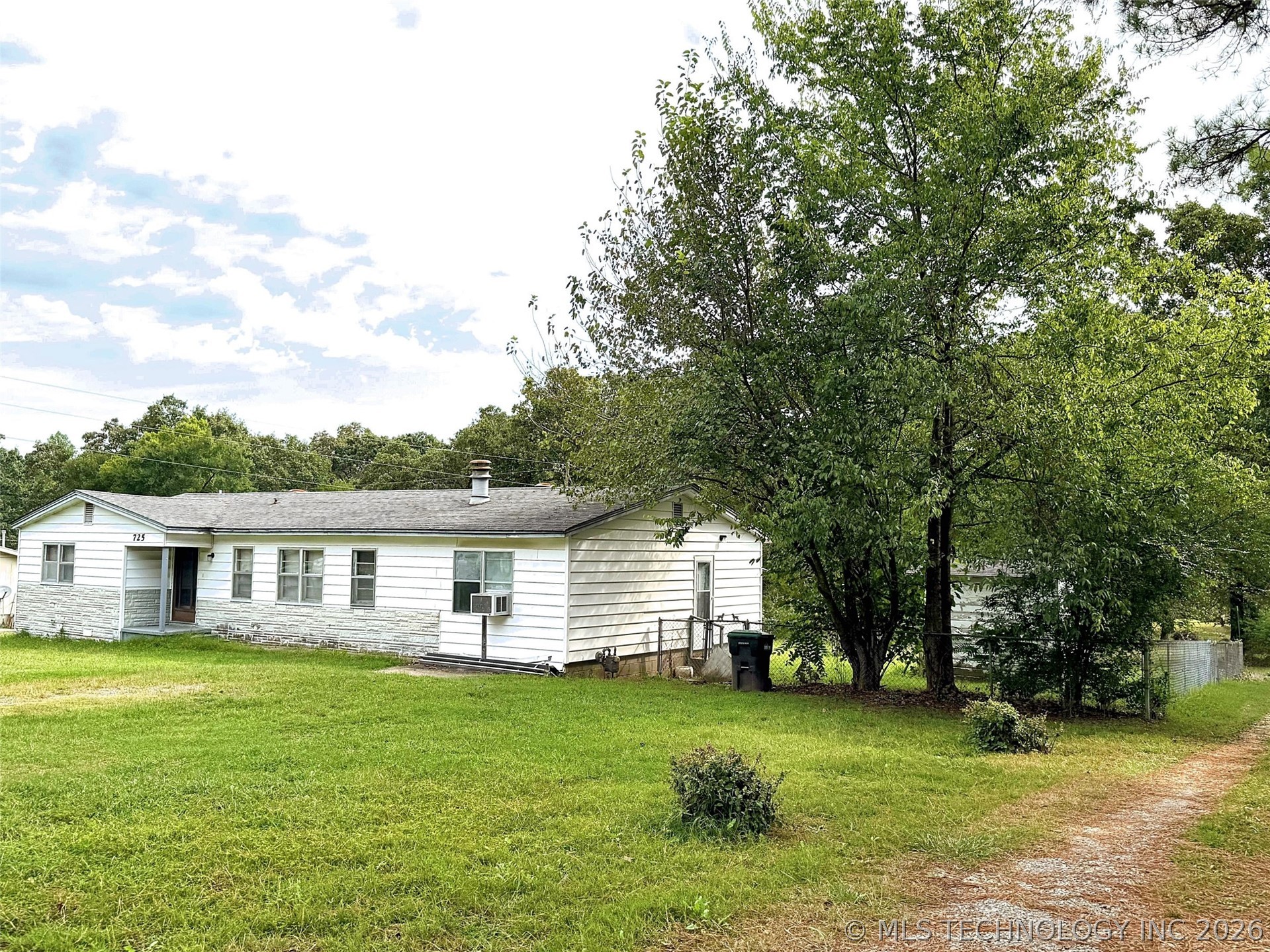 725 Sooner Drive Property Photo 4