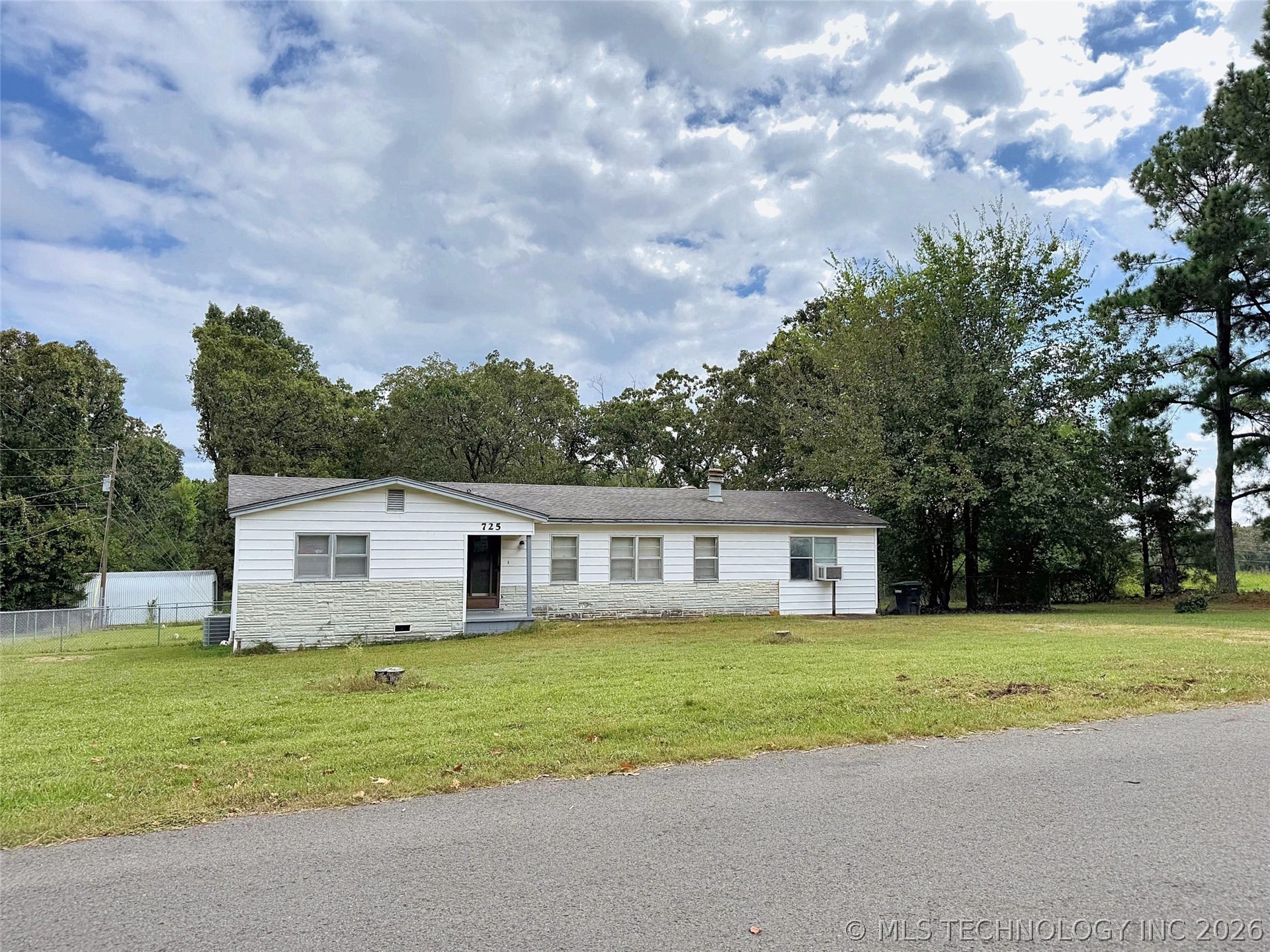 725 Sooner Drive Property Photo 5
