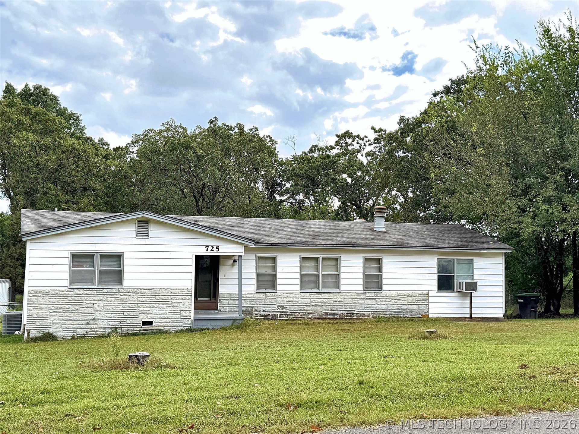 725 Sooner Drive Property Photo 6