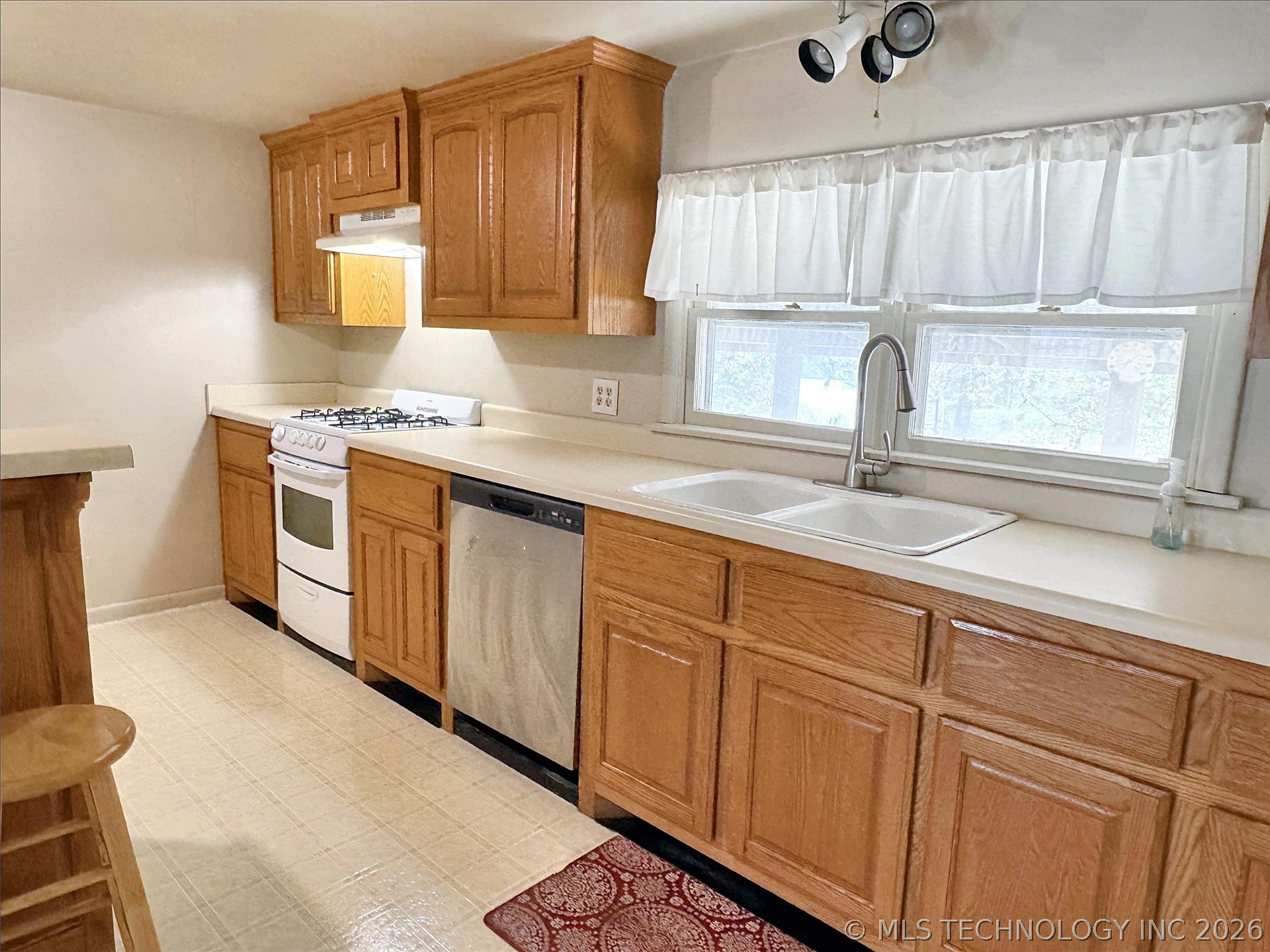 725 Sooner Drive Property Photo 12