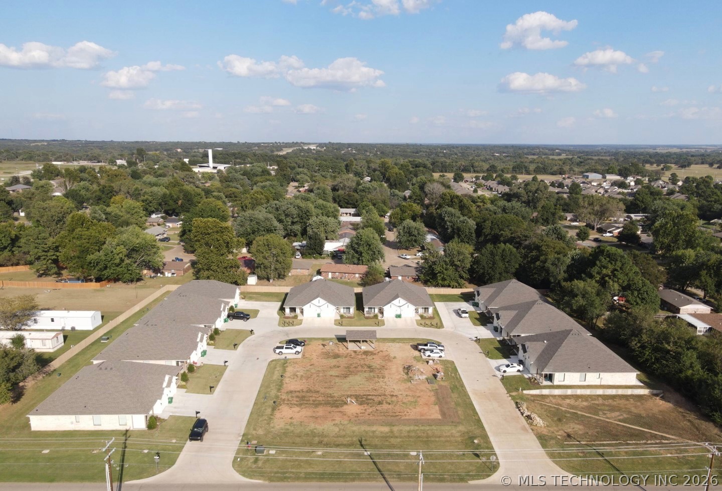 1010 Lovers Lane Property Photo 1