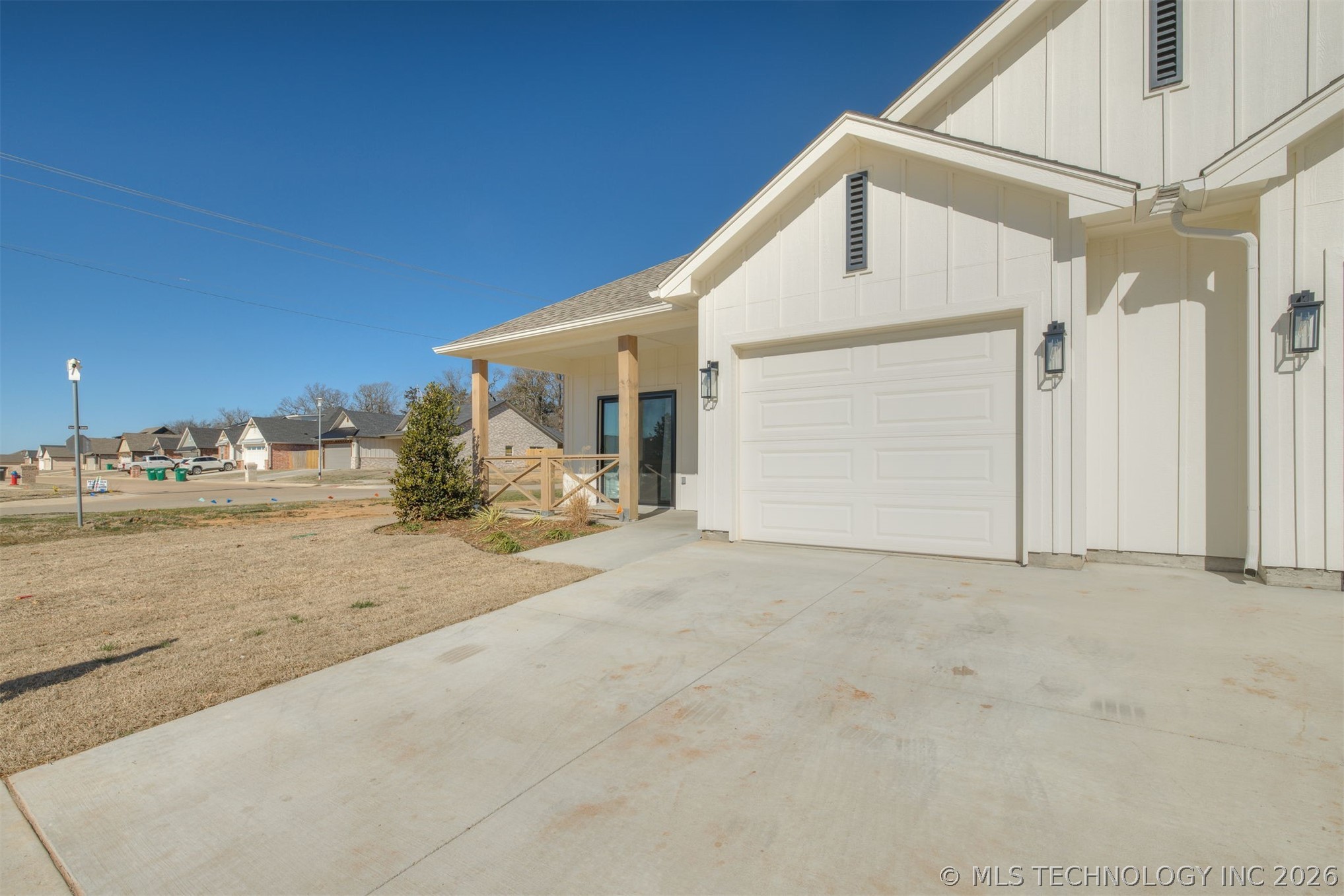 1010 Lovers Lane Property Photo 5