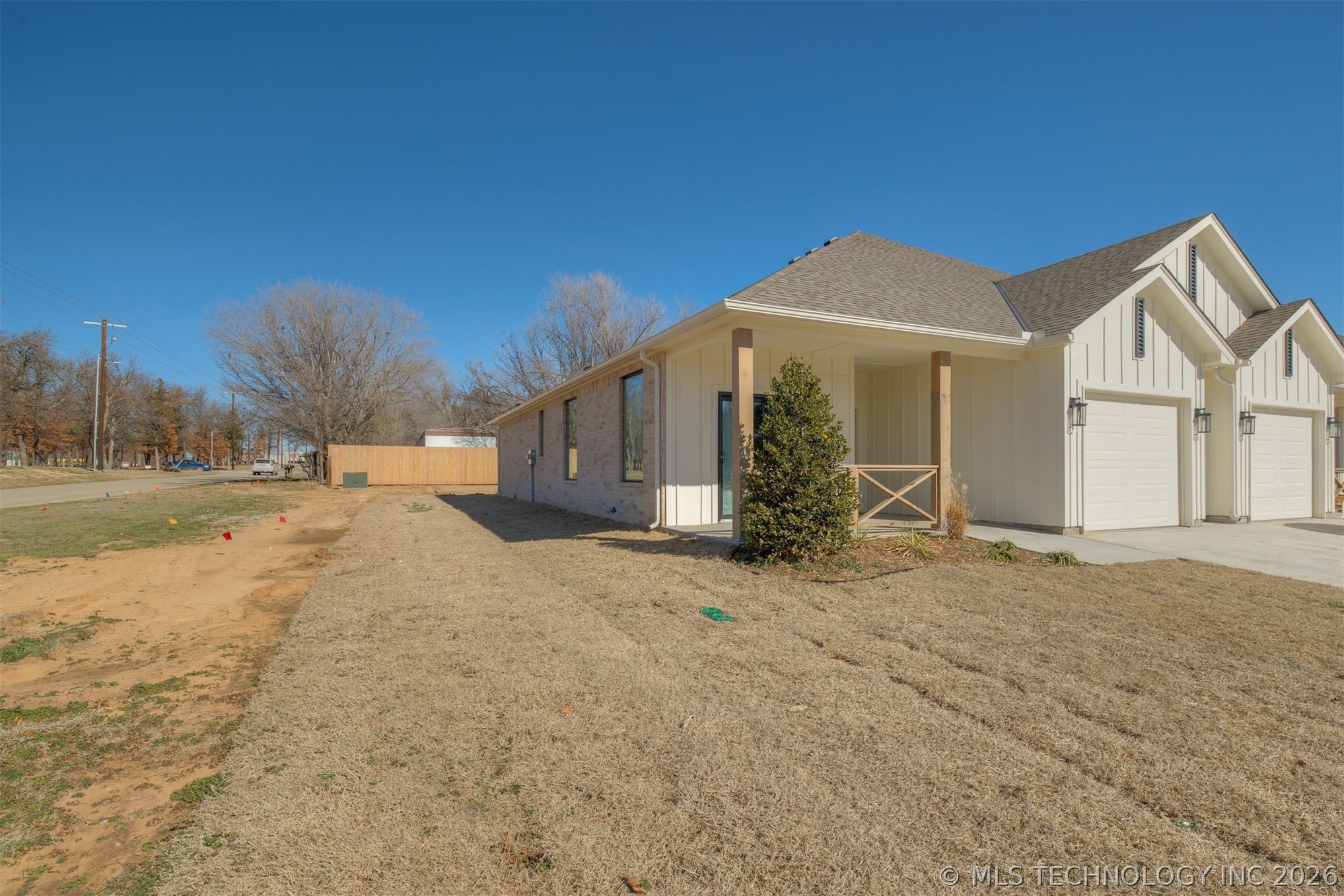 1010 Lovers Lane Property Photo 6