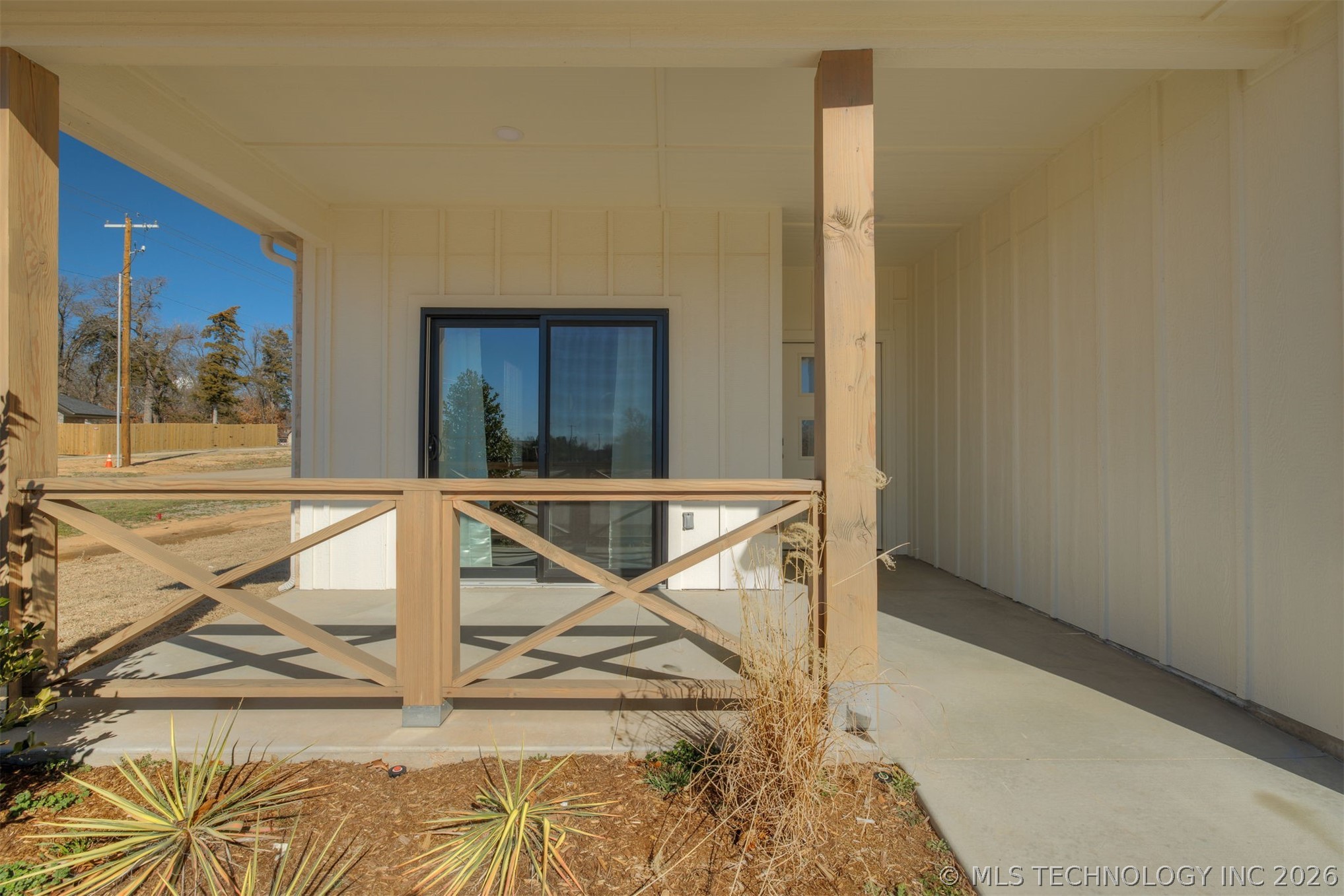 1010 Lovers Lane Property Photo 9