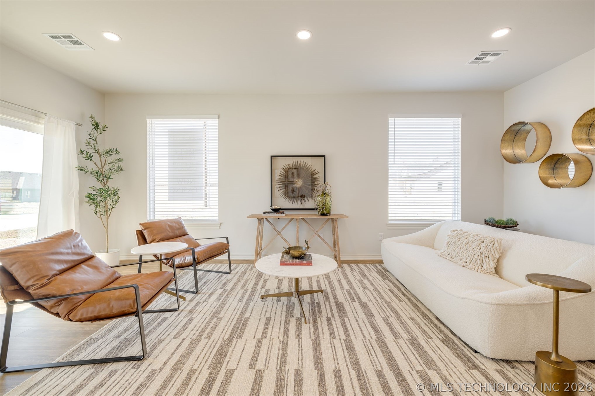 1010 Lovers Lane Property Photo 15