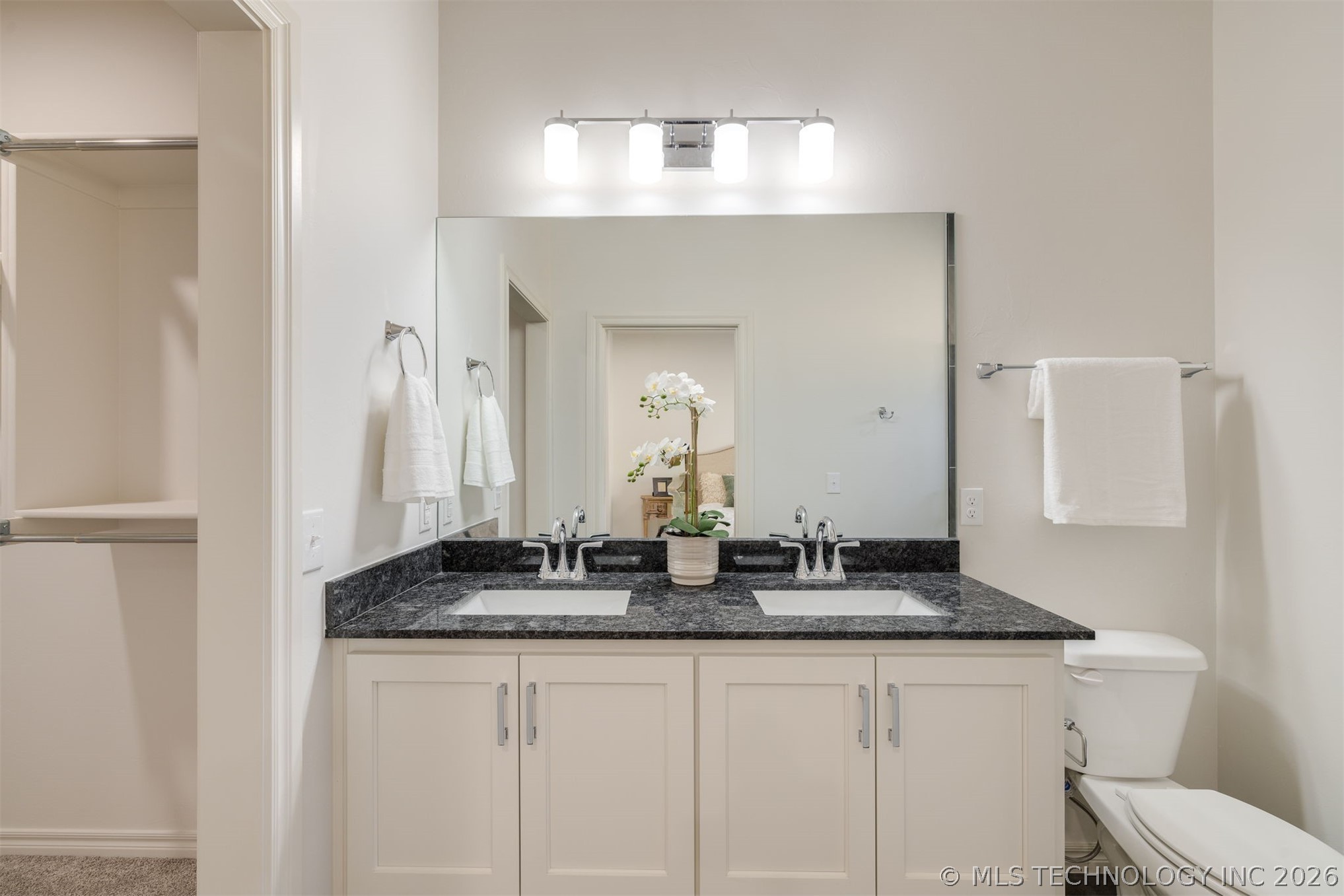 1010 Lovers Lane Property Photo 37