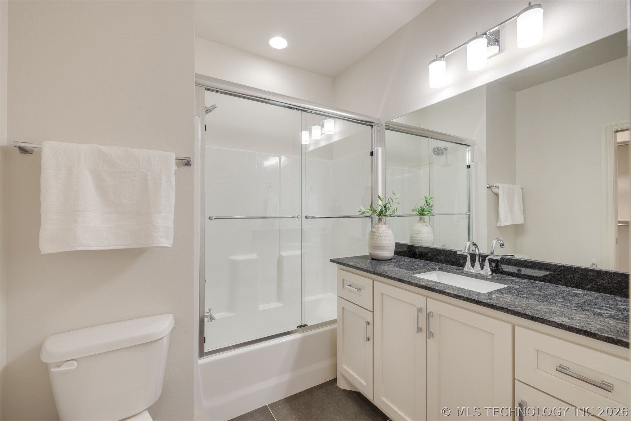 1010 Lovers Lane Property Photo 45