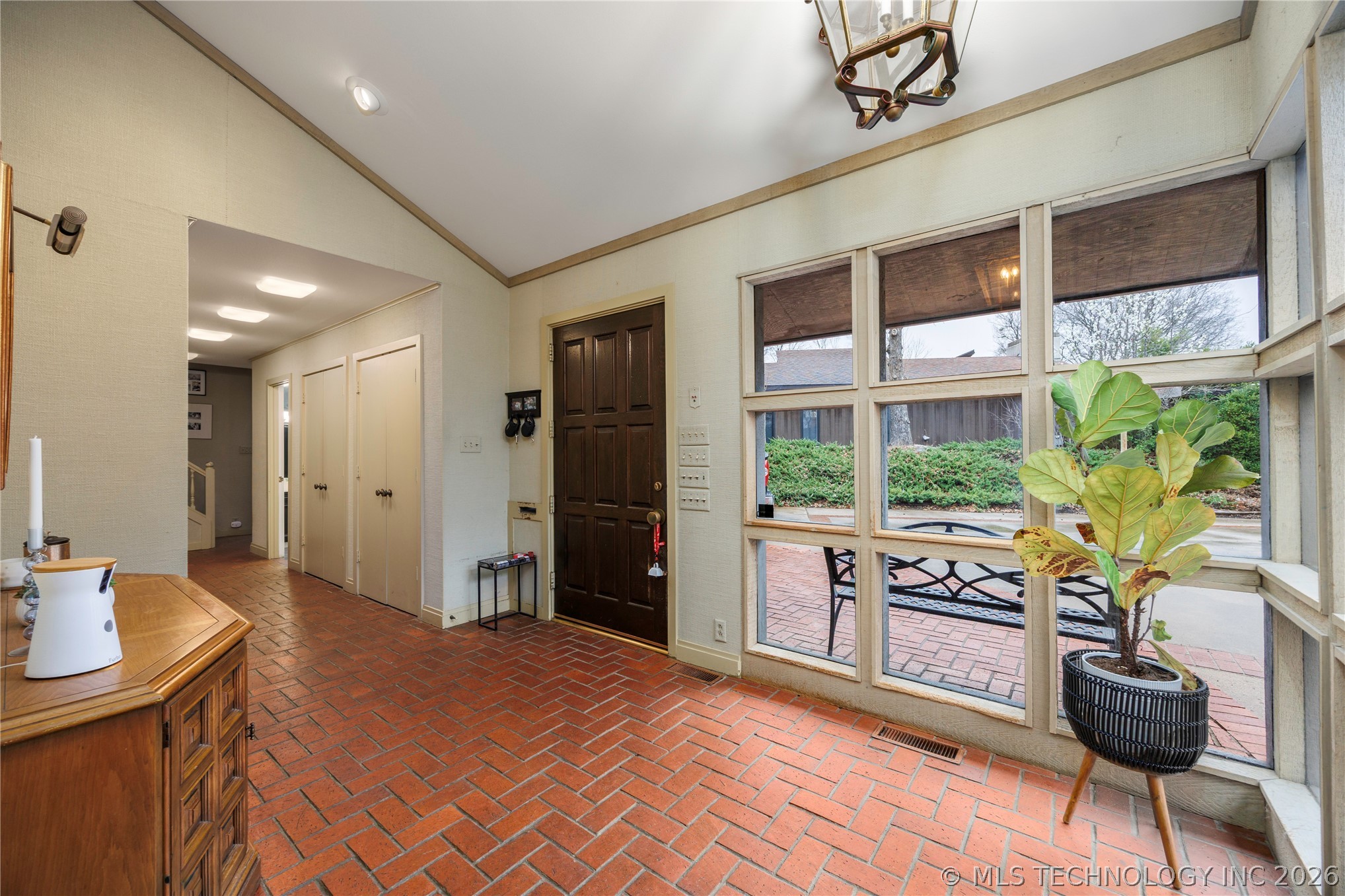 2100 North Star Court Property Photo 6