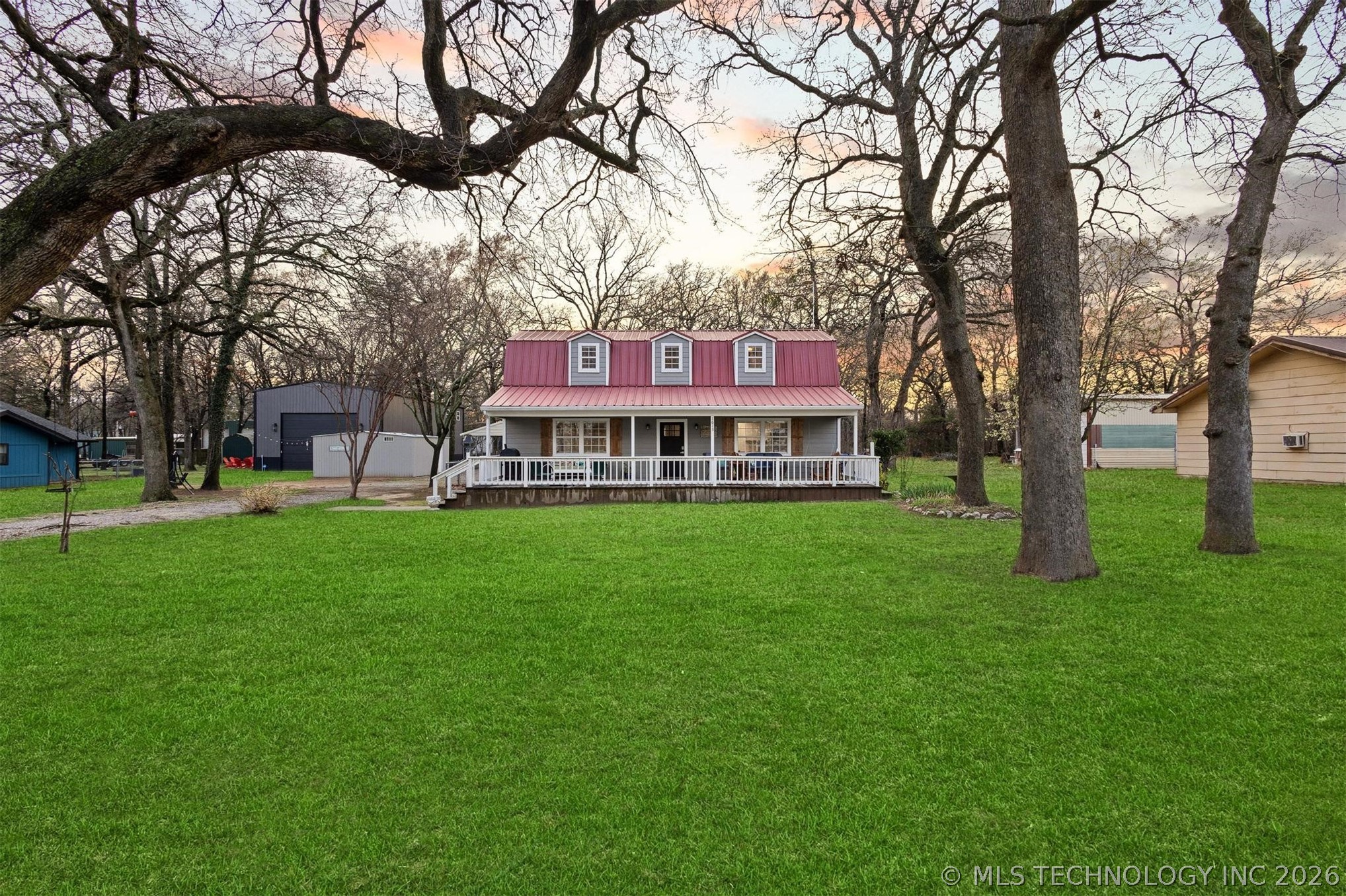 1613 Waters Property Photo 4