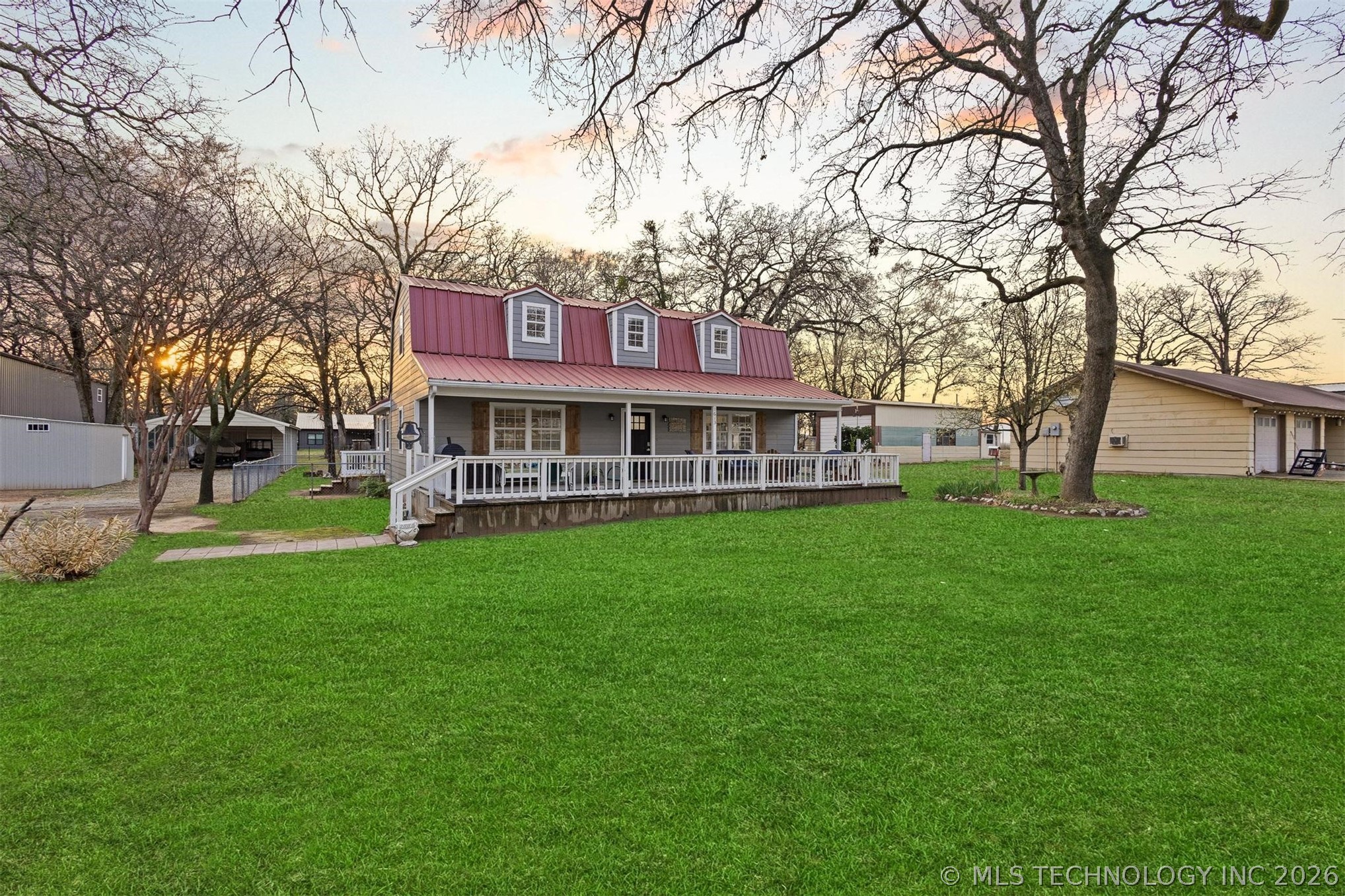 1613 Waters Property Photo 53
