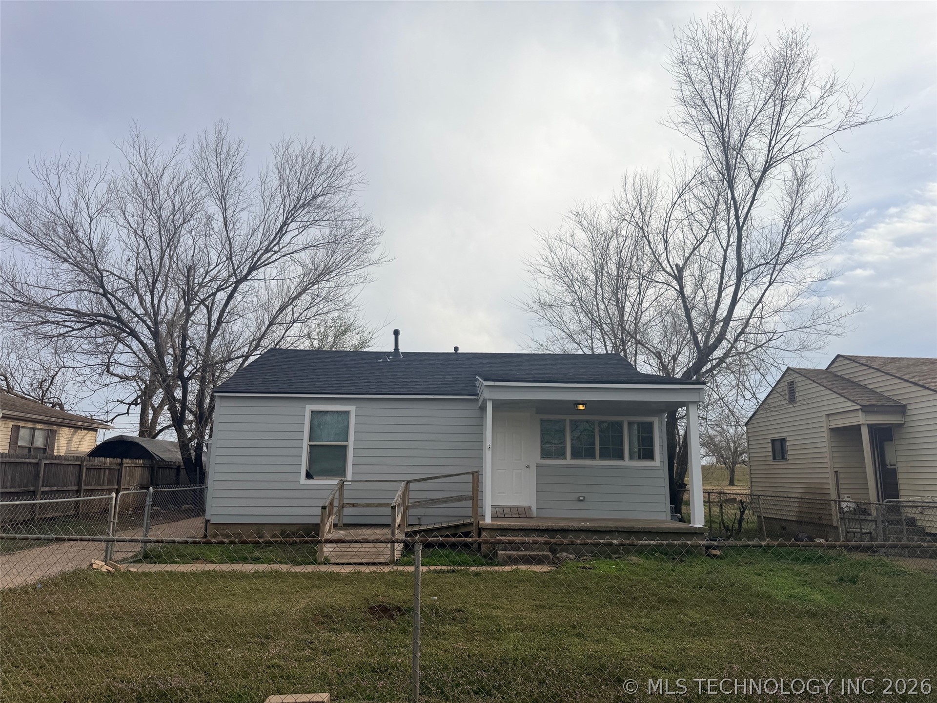 5318 W 12th Street Property Photo 2